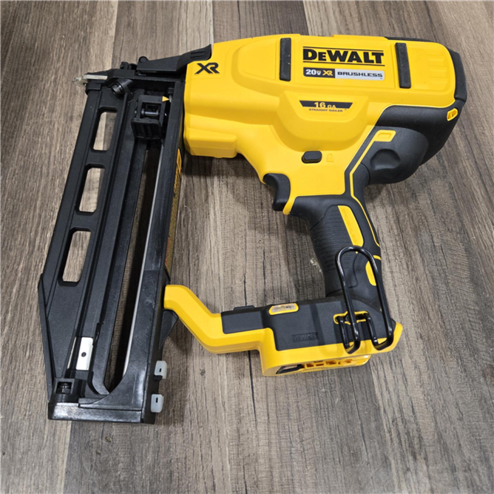 GOOD DEWALT 20V MAX XR 16-Gauge Lithium-Ion Cordless Finish Nailer (Tool Only)