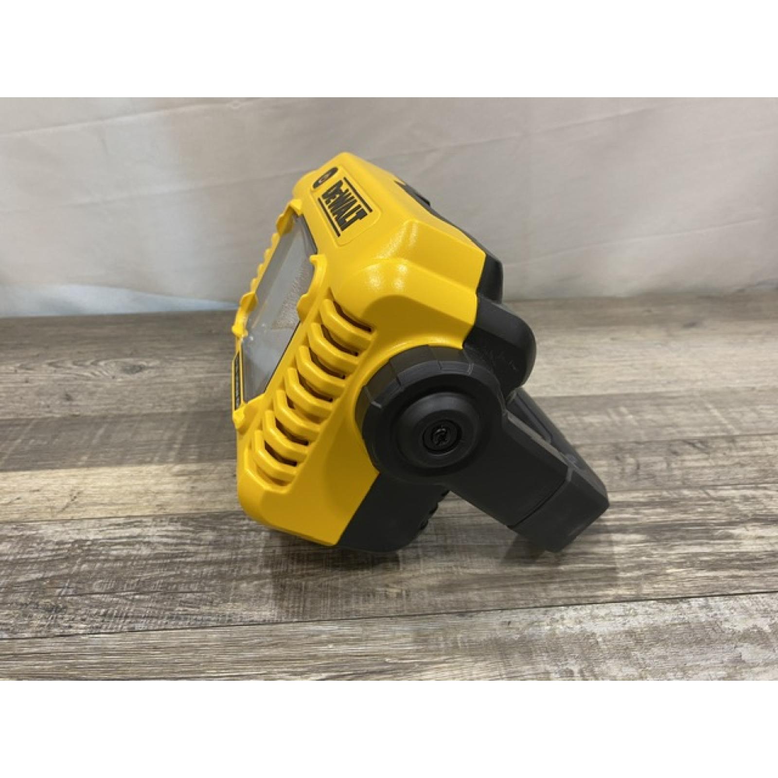 AS-IS DEWALT 20V MAX Compact Cordless Task Lightt (Tool Only)