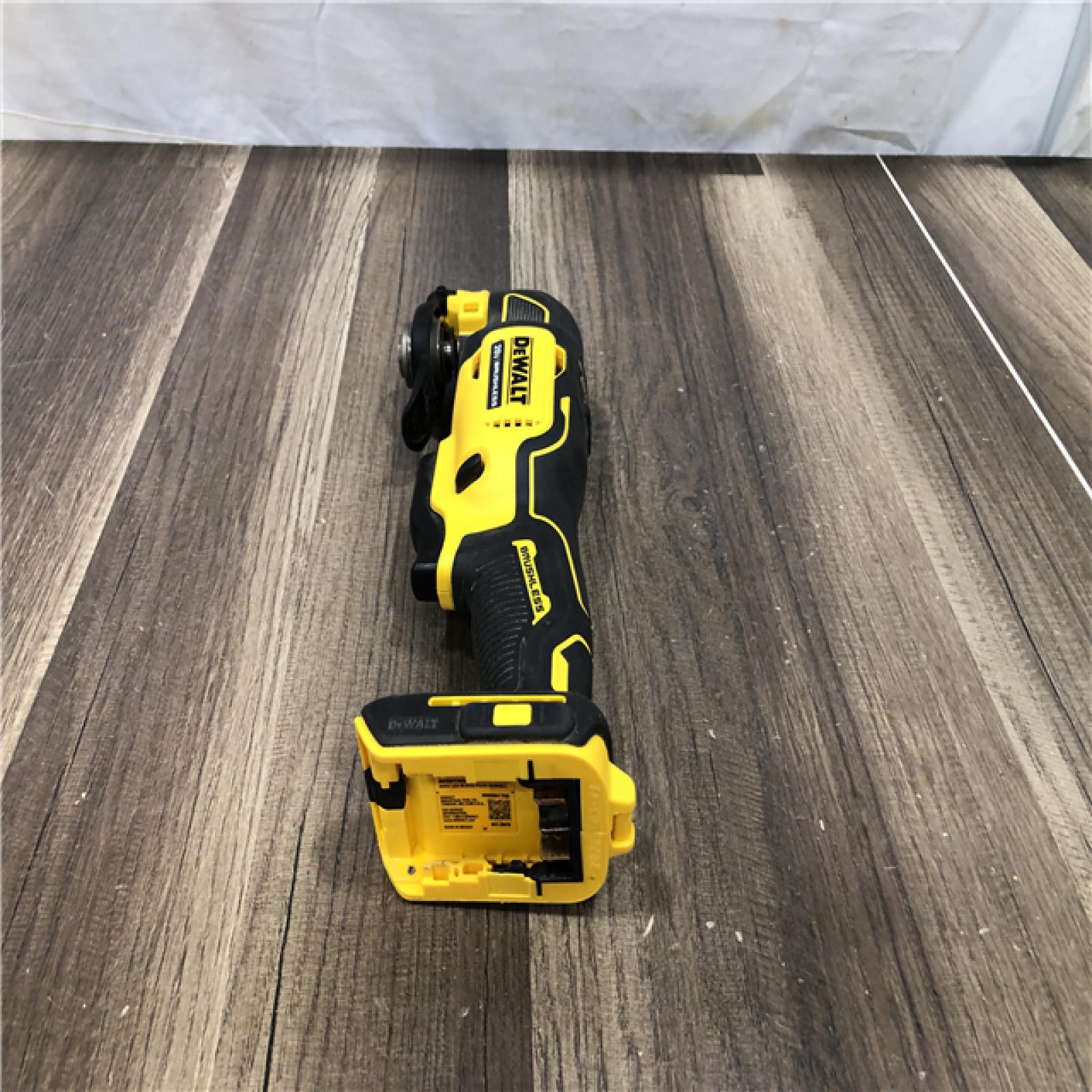 AS-IS DEWALT ATOMIC 20V MAX Cordless Brushless Oscillating Multi Tool (Tool Only)