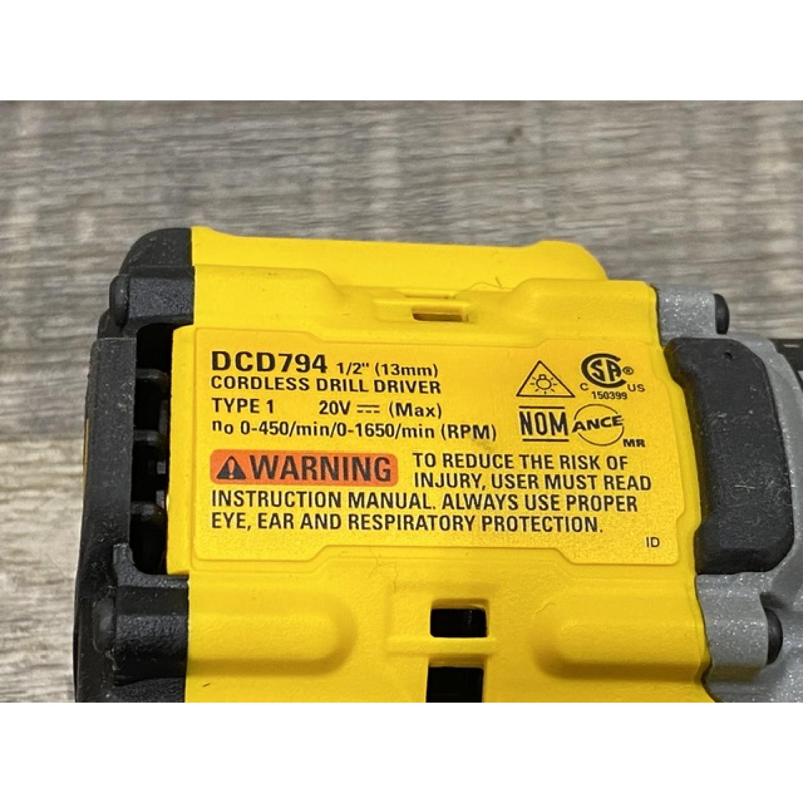 AS-IS DEWALT ATOMIC 20-Volt MAX Lithium-Ion Cordless Combo Kit