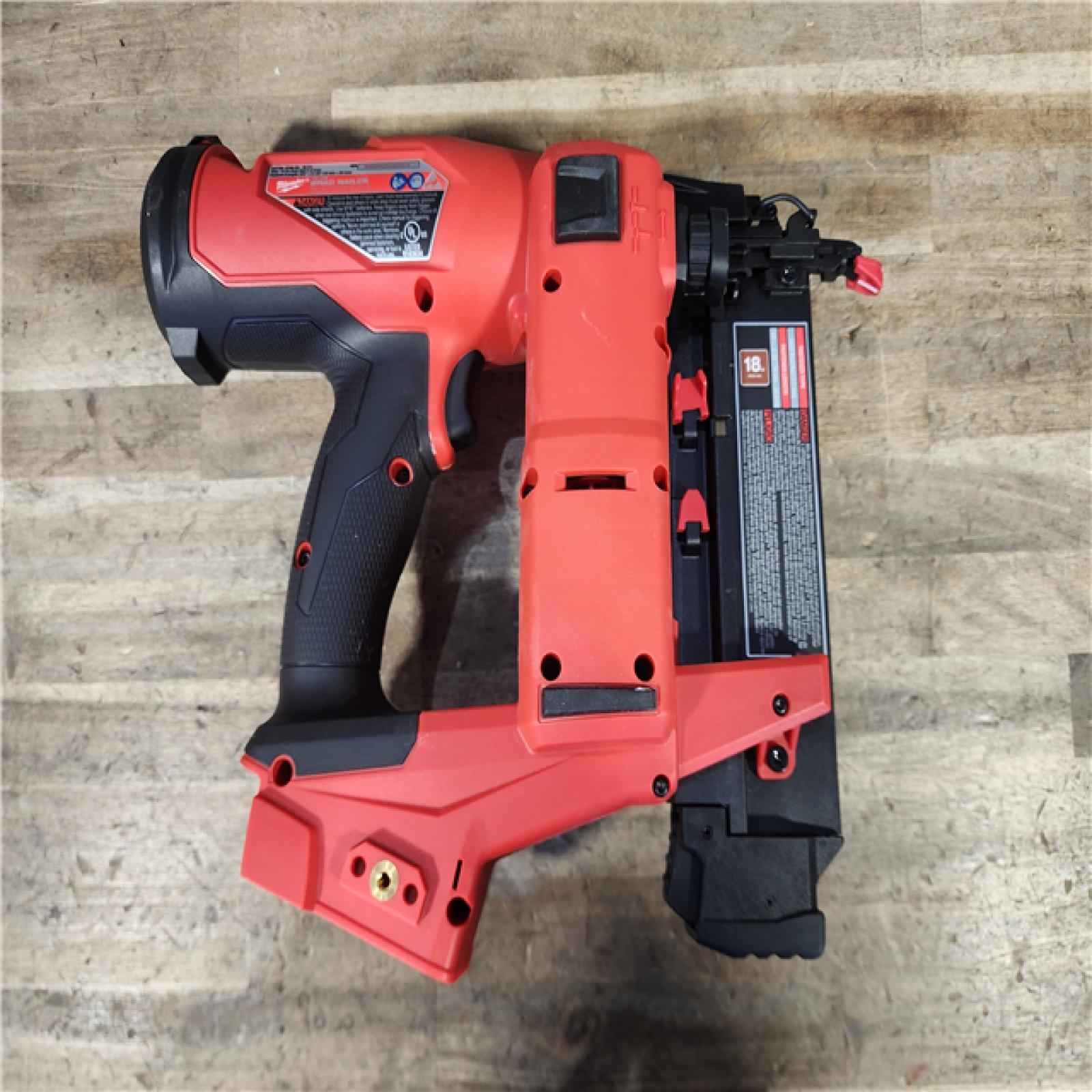 HOUSTON LOCATION - AS-IS Milwaukee M18 Fuel 18V Brushless 18-Gauge Brad Nailer 2746-20 (Bare Tool)