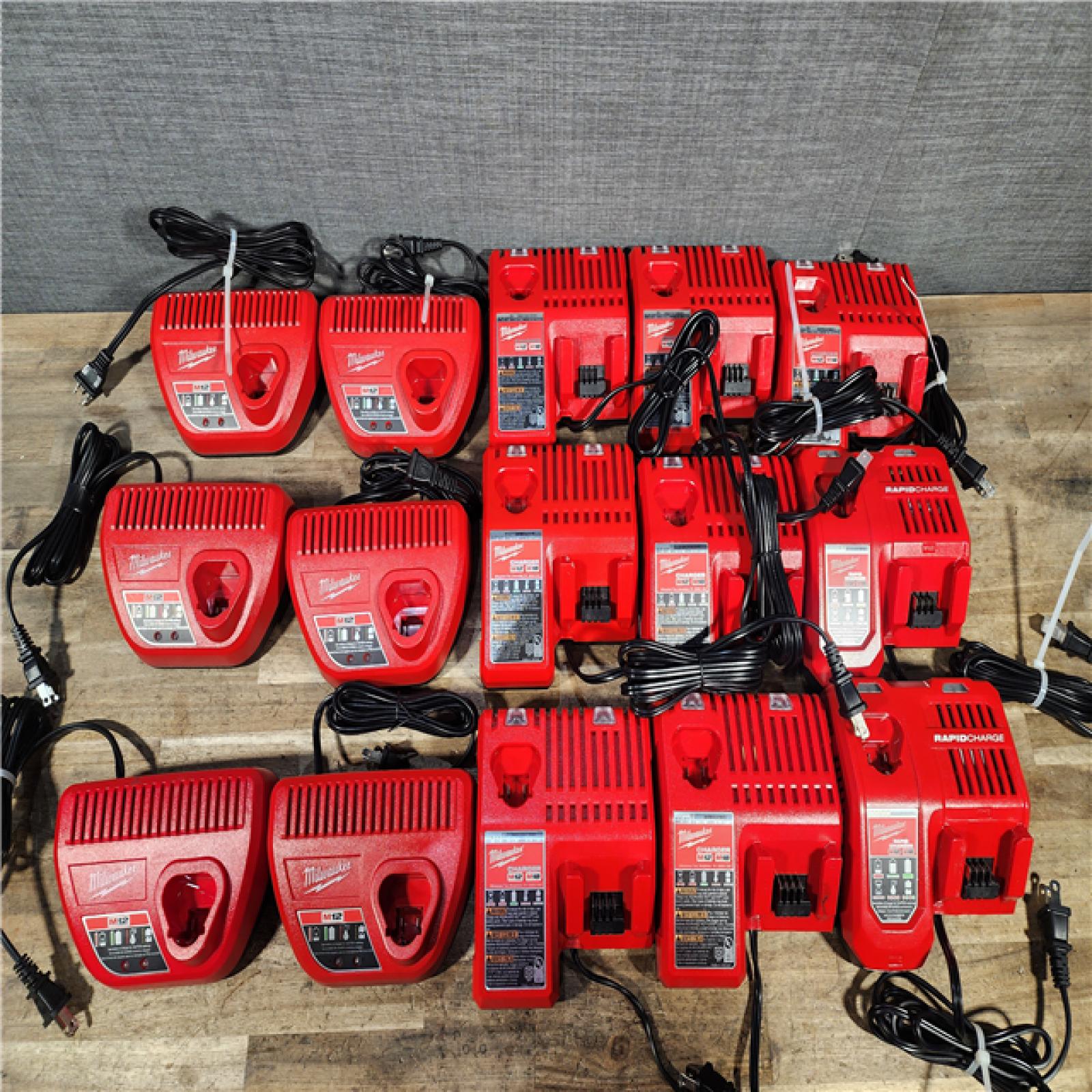 HOUSTON LOCATION - AS-IS MILWAUKEE BATTERY CHARGER PACK QTY - 15