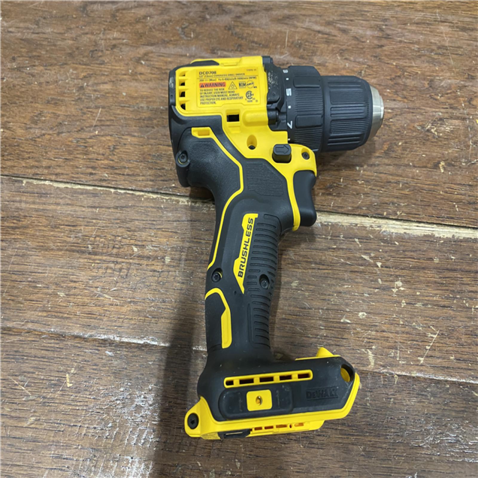 AS-IS ATOMIC 20V MAX Cordless Brushless Compact 1/2 in. Drill/Driver, (2) 20V 1.3Ah Batteries, Charger and Bag
