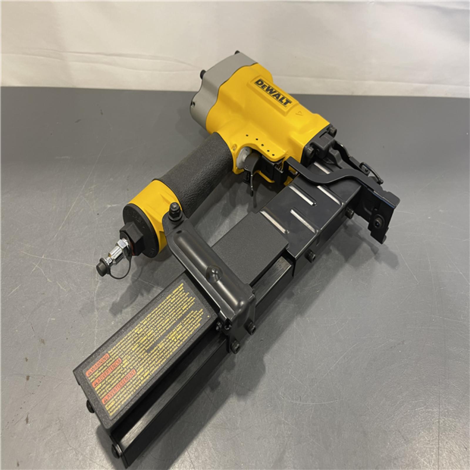 AS-IS - DeWalt 16 Gauge 1 Crown 2 Lathing Stapler