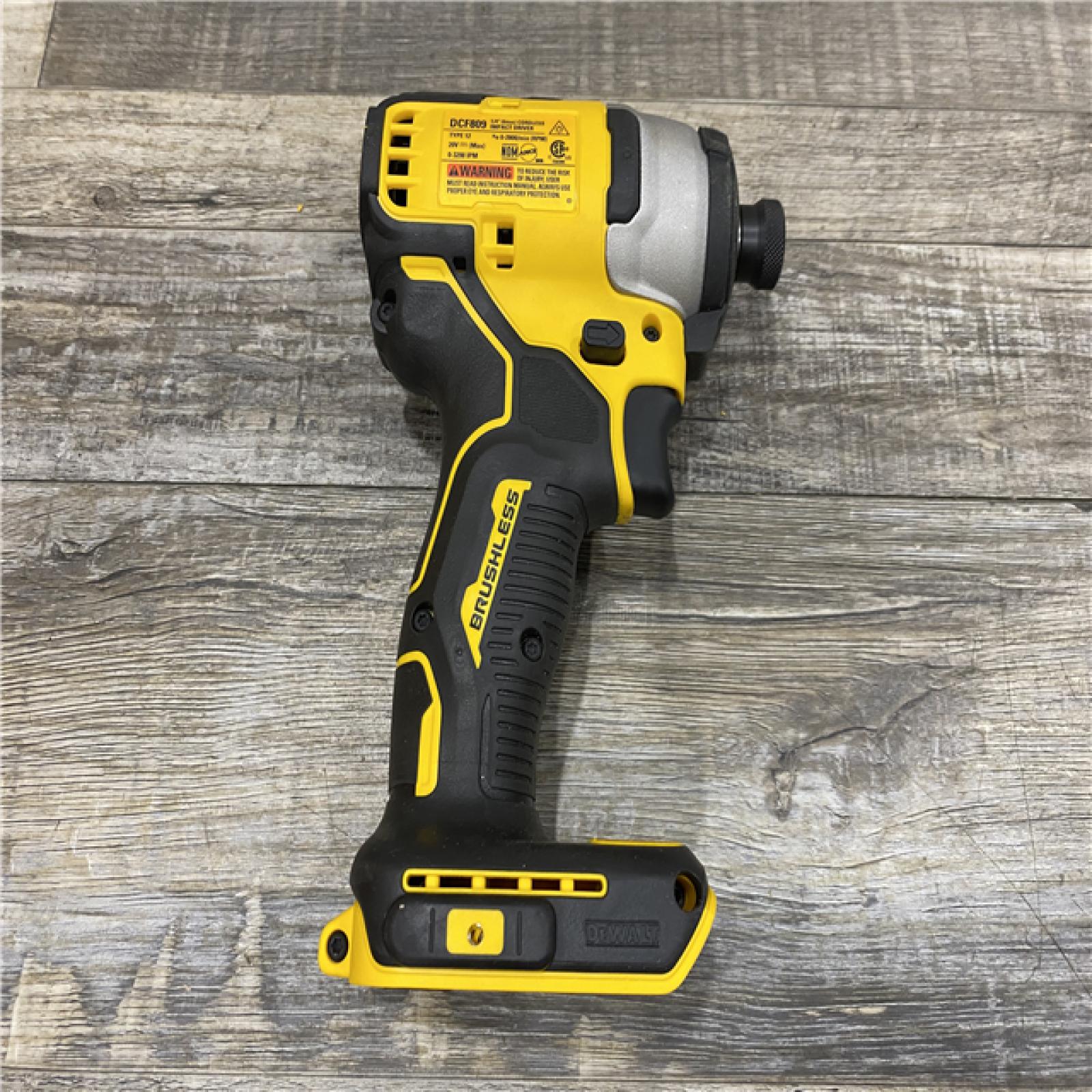 AS-IS DEWALT Atomic 20V Max Lithium-Ion Brushless Cordless Compact 1/4 in. Impact Driver Kit