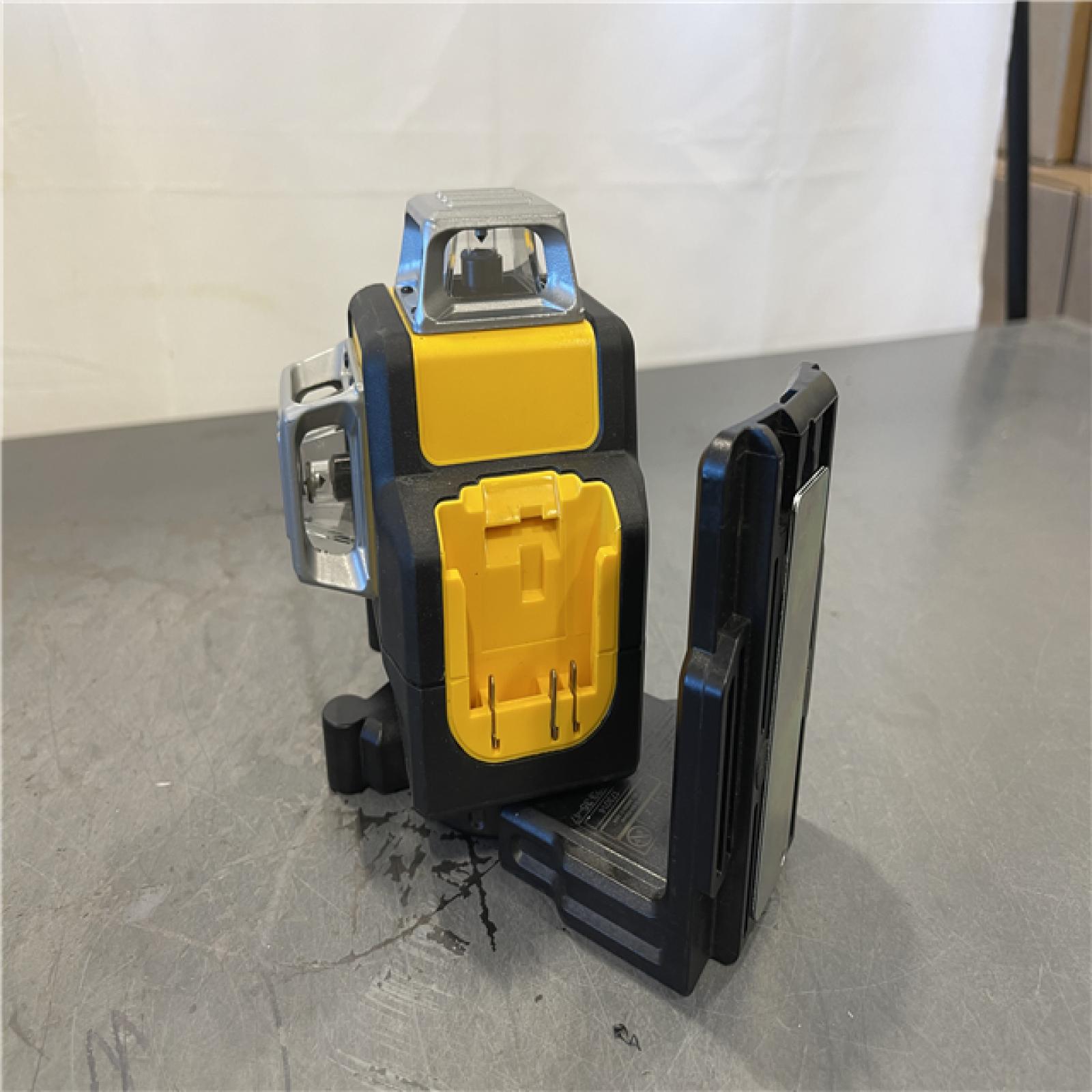 AS-IS - DeWalt 12V MAX Lithium-Ion 100 Ft. Green Self-Leveling 3-Beam 360 Degree Laser Level Kit