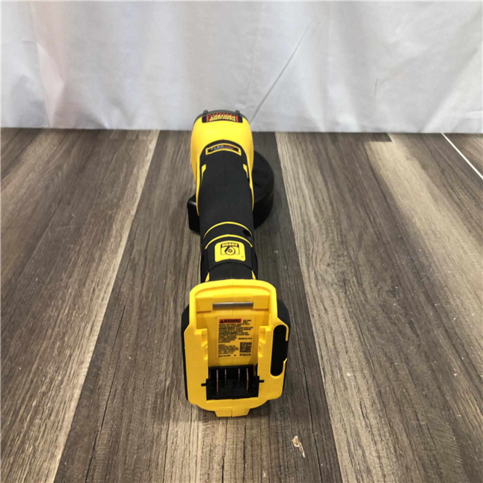AS-IS DEWALT 20V Cordless Brushless 4-1/2 in. - 5 in. Variable Speed Angle Grinder with FLEXVOLT Advantage (Tool-Only)