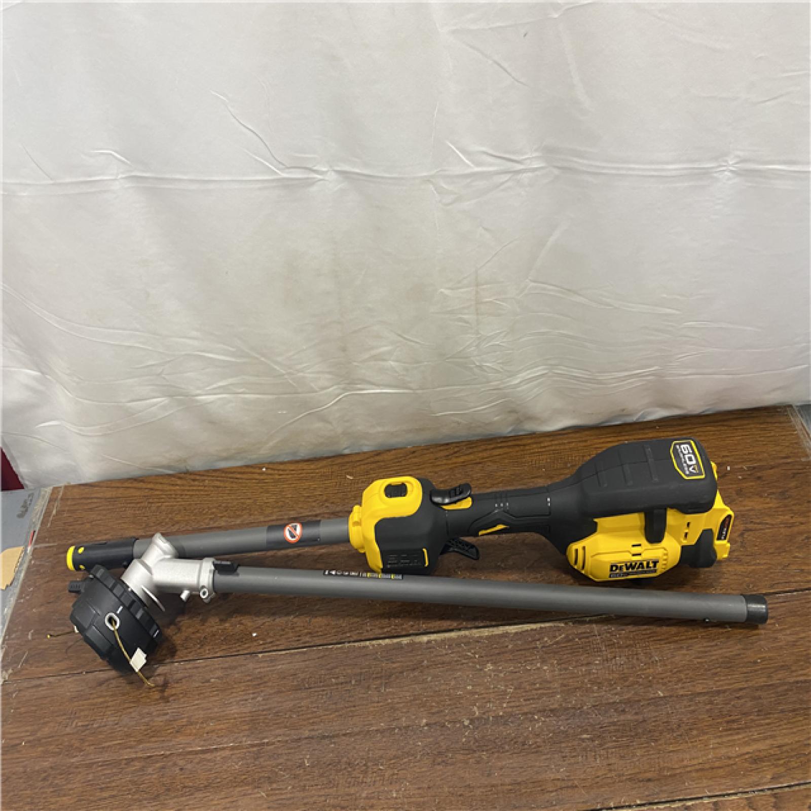 AS-IS DEWALT FLEXVOLT 60V MAX 17 in. Cordless Battery Powered Attachment Capable Trimmer Kit with (1) FLEXVOLT 3 Ah Battery & Charger
