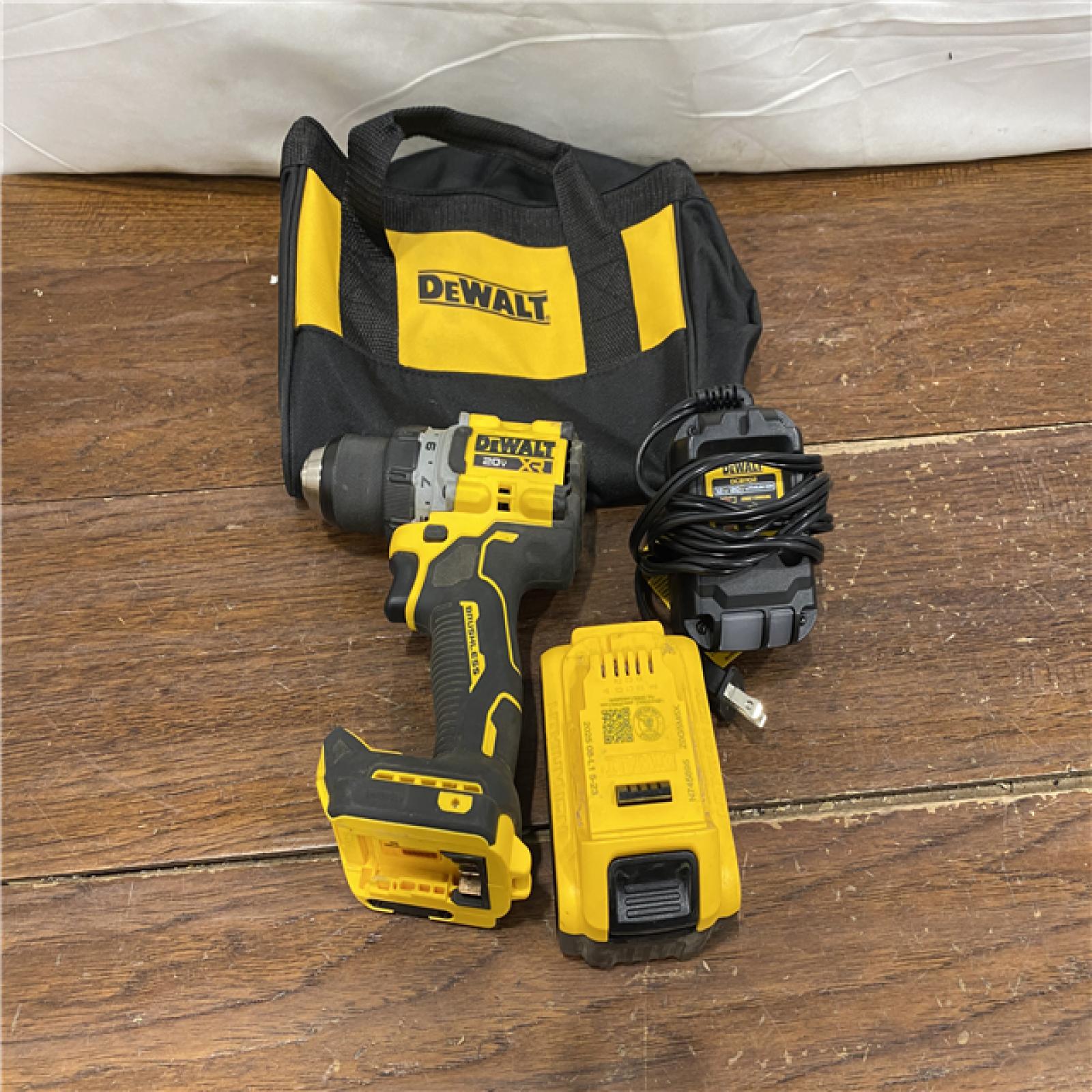 AS-IS DEWALT 20V MAX XR Brushless Cordless 1/2 Drill/Driver Kit