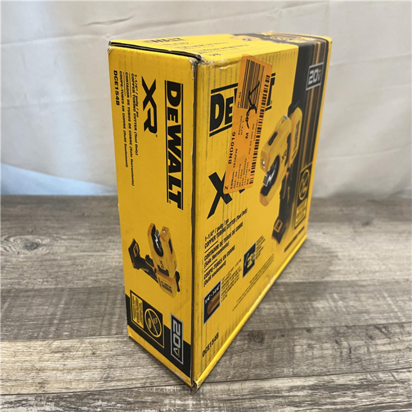 NEW - DEWALT 20-Volt MAX XR Copper Cutter (Tool Only)