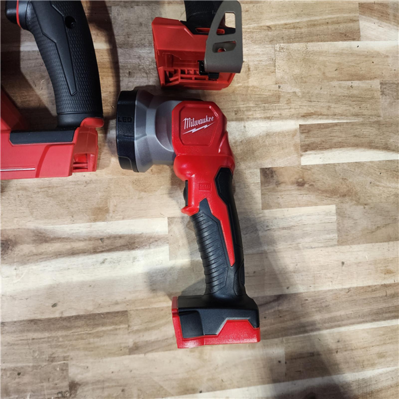 HOUSTON LOCATION - AS-IS (APPEARS LIKE NEW) Milwaukee FUEL 18V Lithium-Ion Brushless Cordless Combo (7-Tool) Kit