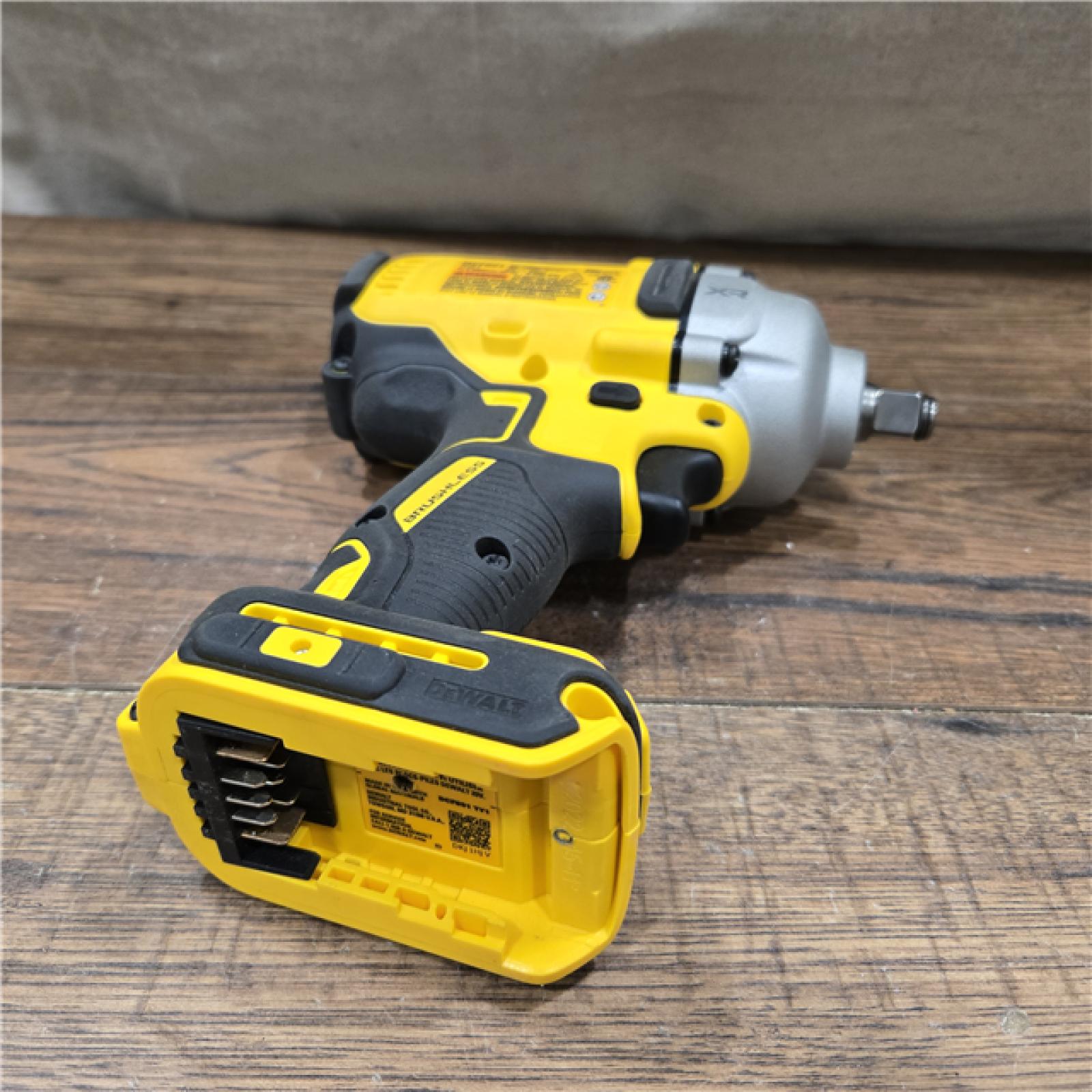 GOOD DeWalt 20V MAX 1/2 in. Cordless Brushless Mid-Range Impact Wrench Tool Only