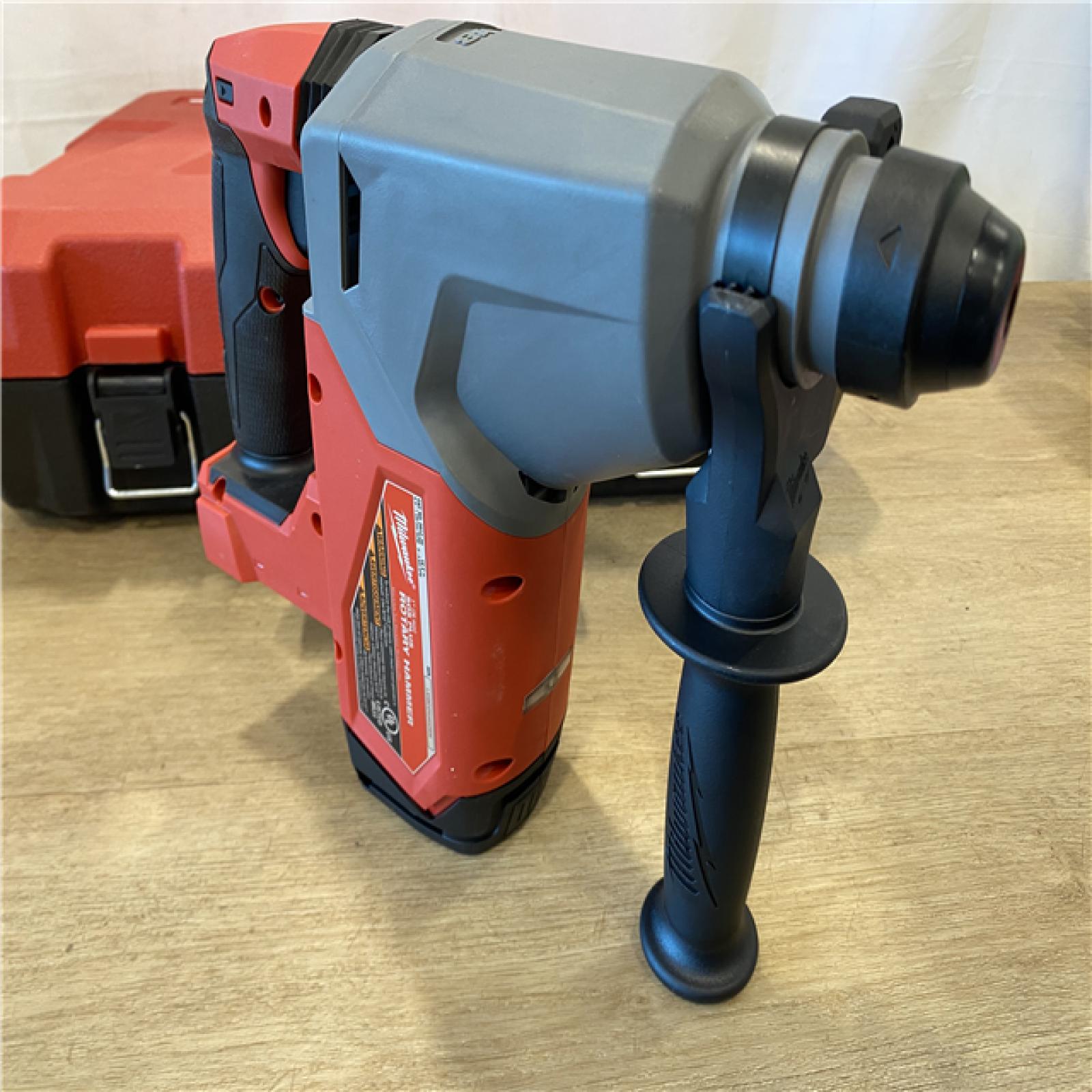 AS-IS Milwaukee FUEL 18V Lithium-Ion Brushless 1 in. Cordless SDS-Plus Rotary Hammer Kit