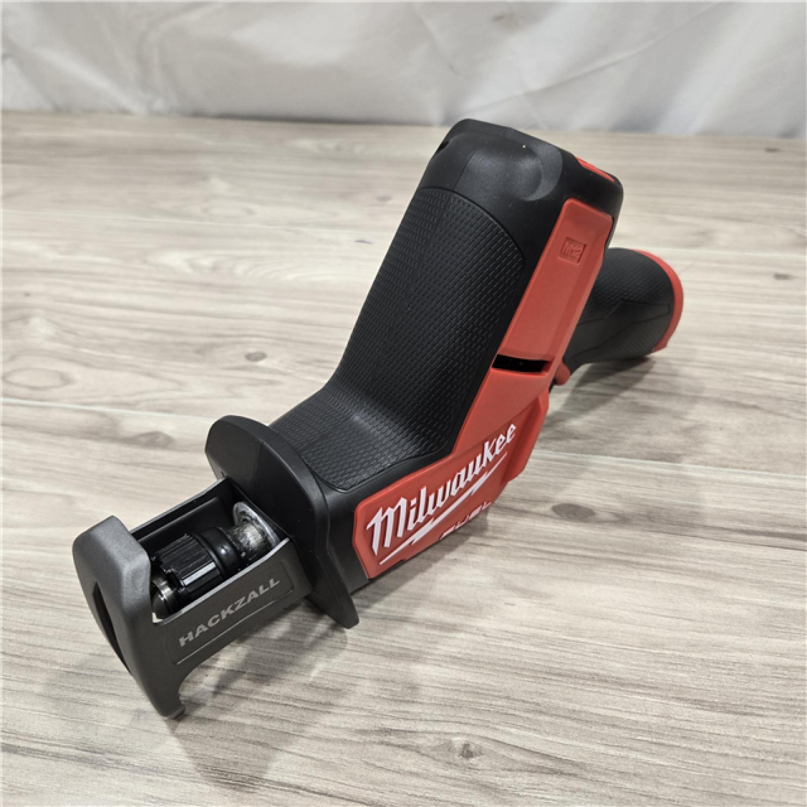 LIKE NEW! -Milwaukee M12 FUEL 12V Cordless HACKZALL Reciprocating Saw Kit