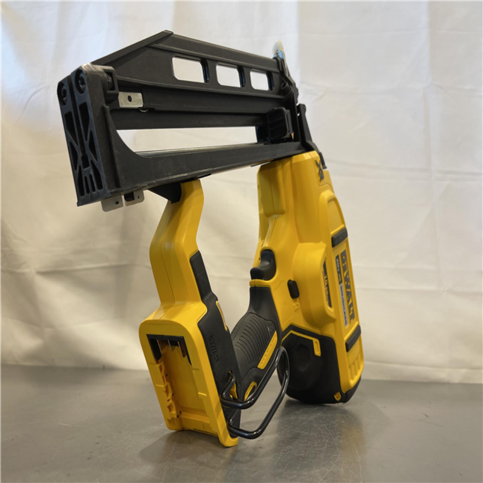 AS-IS - DEWALT 20V MAX XR 16-Gauge Lithium-Ion Cordless Finish Nailer (Tool Only)