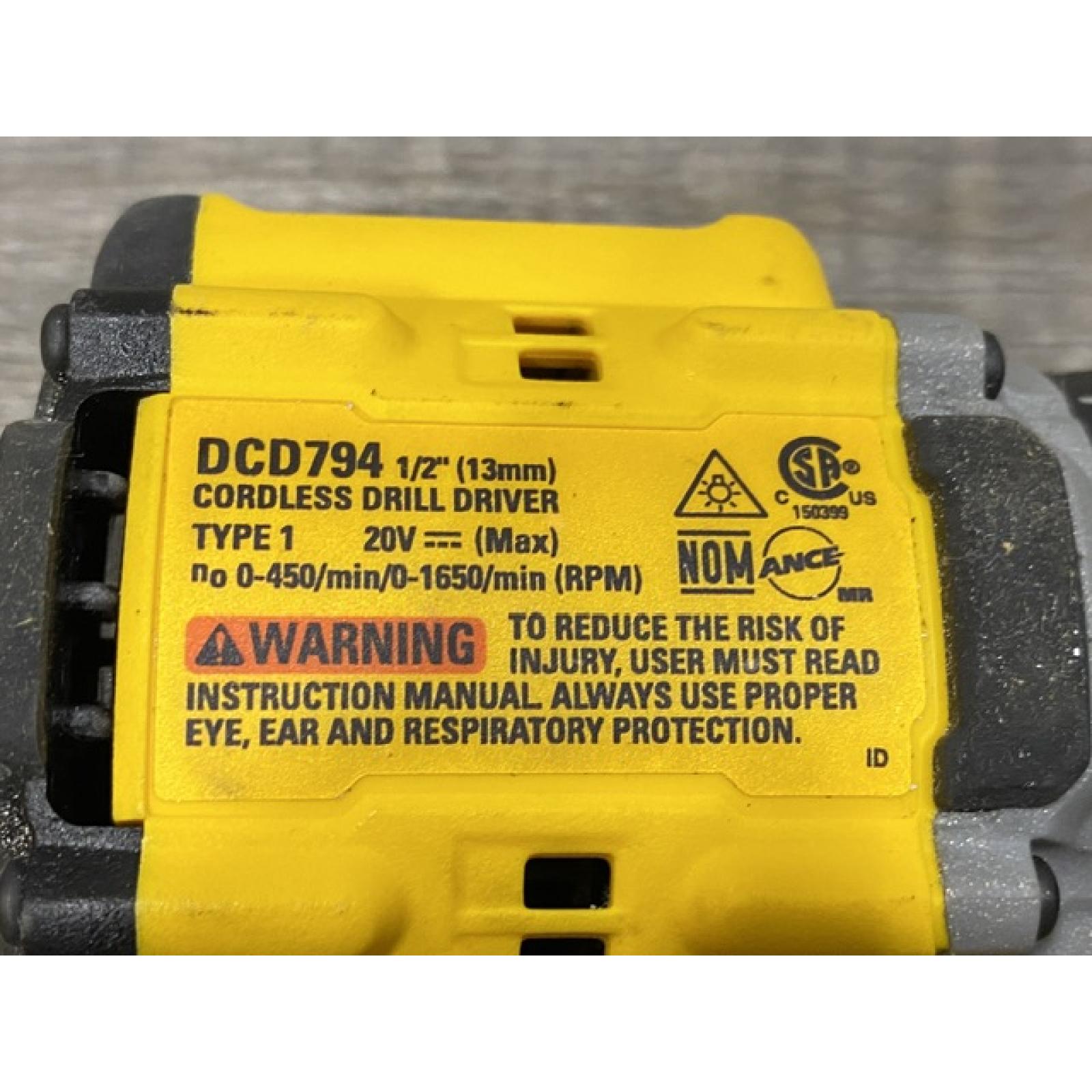 AS-IS DEWALT ATOMIC 20-Volt MAX Lithium-Ion Cordless Combo Kit