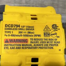 AS-IS DEWALT ATOMIC 20-Volt MAX Lithium-Ion Cordless Combo Kit