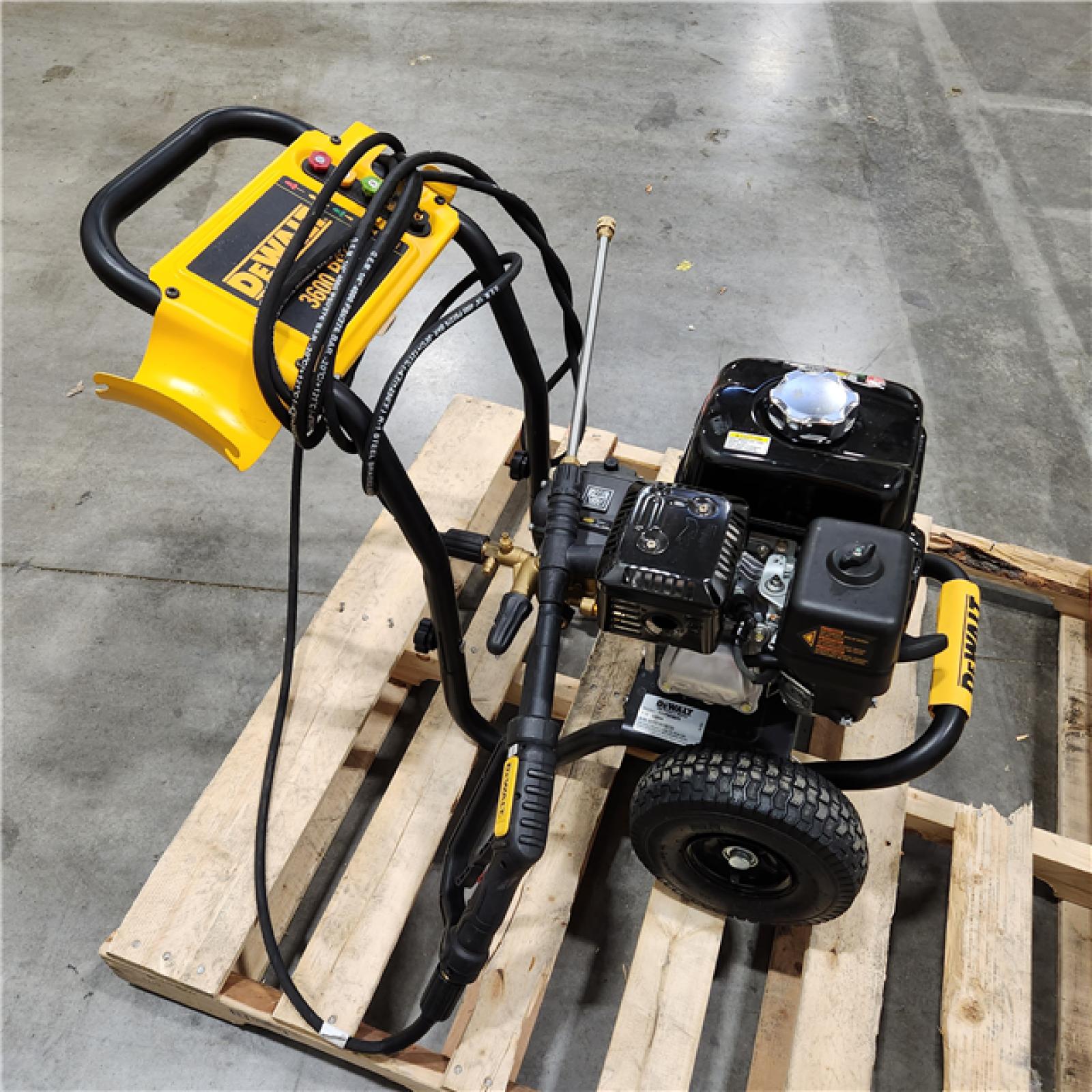 Dallas Location- As-Is  DEWALT 3600 PSI 2.5 GPM Gas Cold Water Professional Pressure Washer