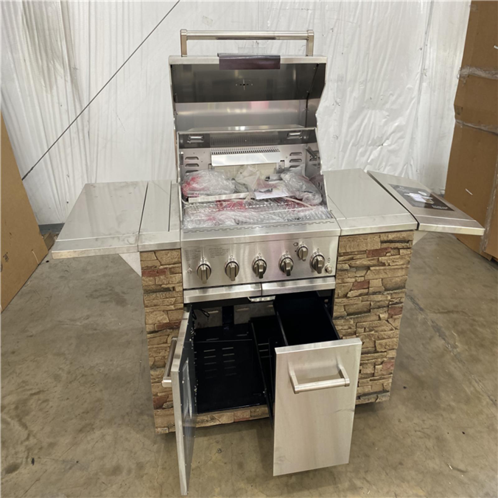 Houston Location AS IS - SPIRE 5 burner BBQ Island Gas Grill