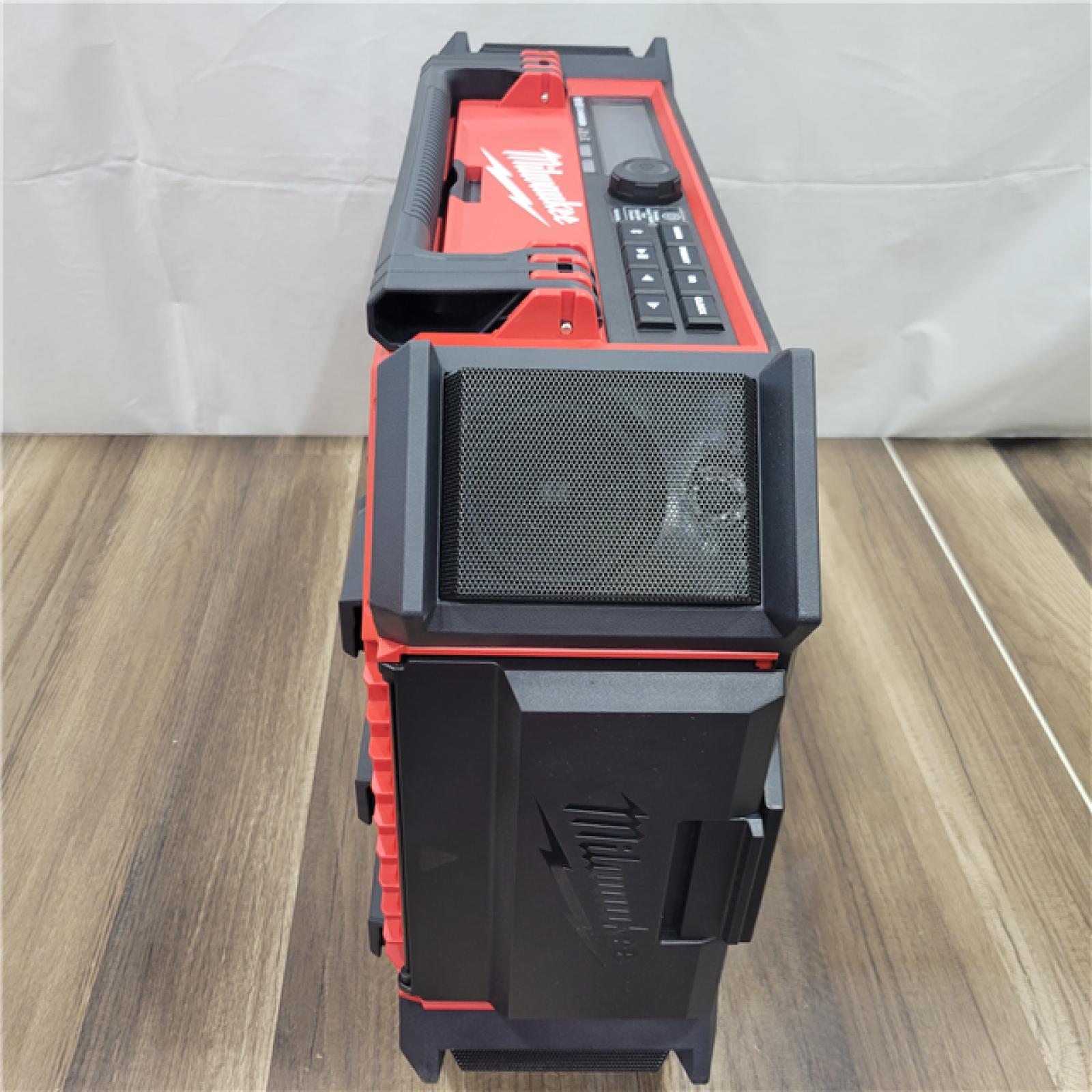 AS-IS Milwaukee 2950-20 18V M18 PACKOUT Lithium-Ion Cordless Radio + Charger (Tool Only)