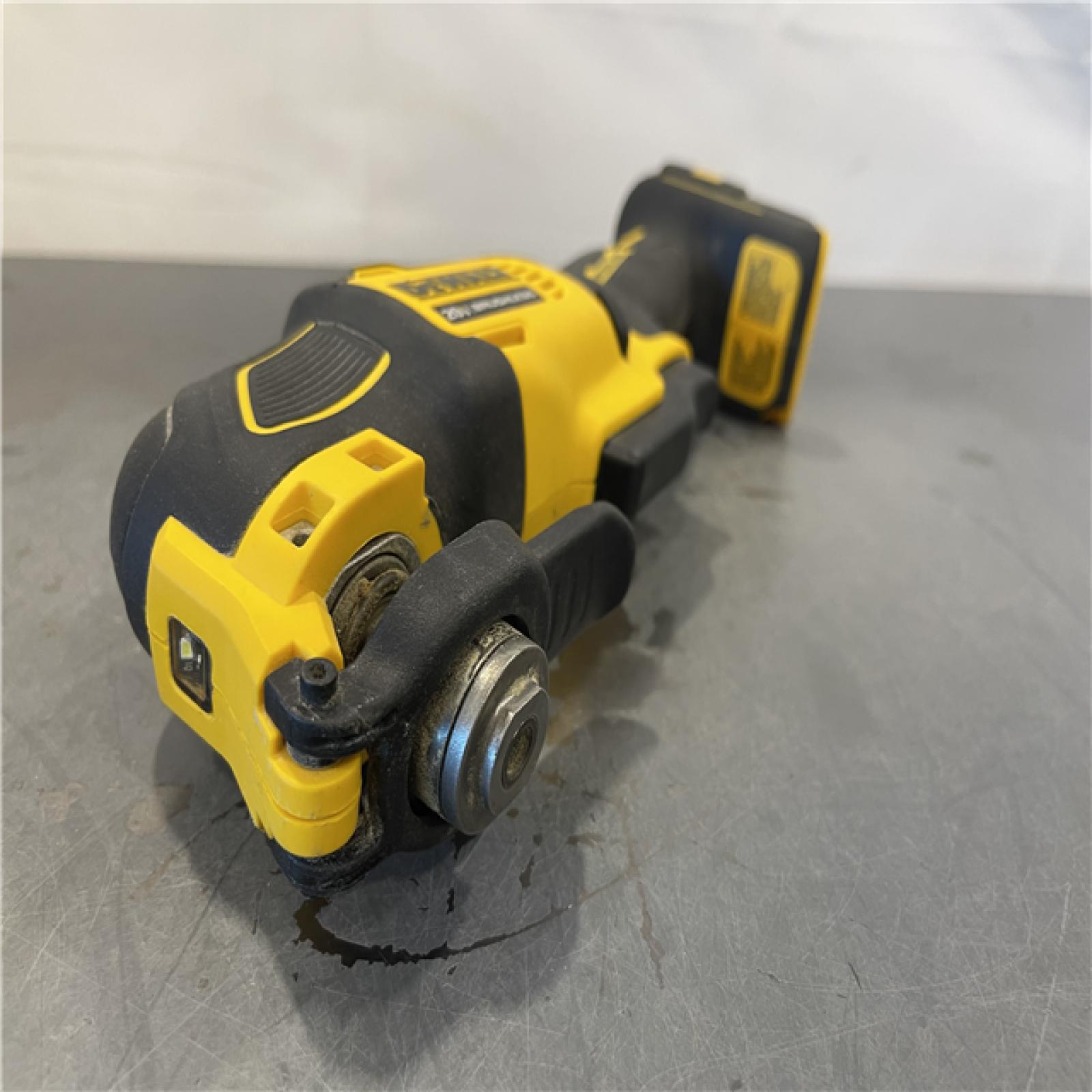 AS-IS - DEWALT ATOMIC 20V MAX Cordless Brushless Oscillating Multi Tool