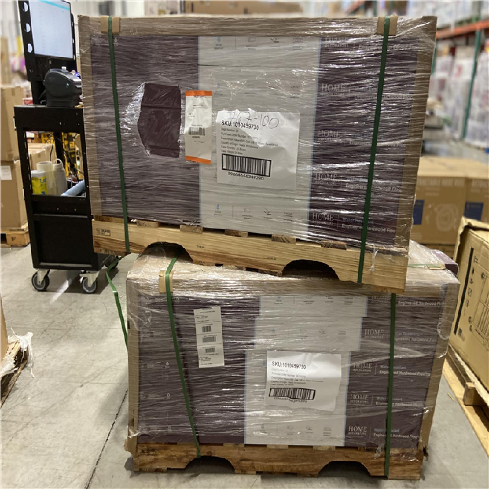 DALLAS LOCATION -Home Decorators Collection Hayes Mill Oak 3/8 in. x 5 in. Click-Lock Water Resistant Wire Brushed Engineered Hardwood Flooring (19.7 sq.ft./case) - 48 CASES