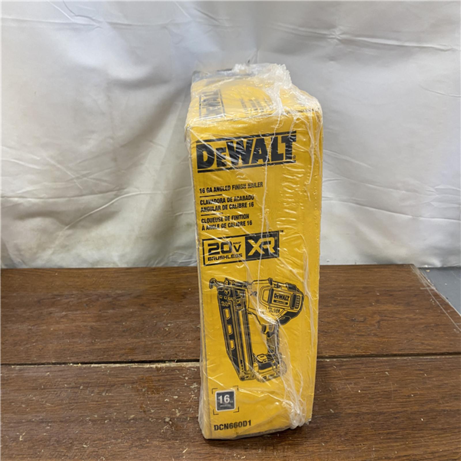 NEW DeWalt DCN660D1 20V 16 Gauge Cordless Angled Finish Nailer Kit W/ 2Ah Battery