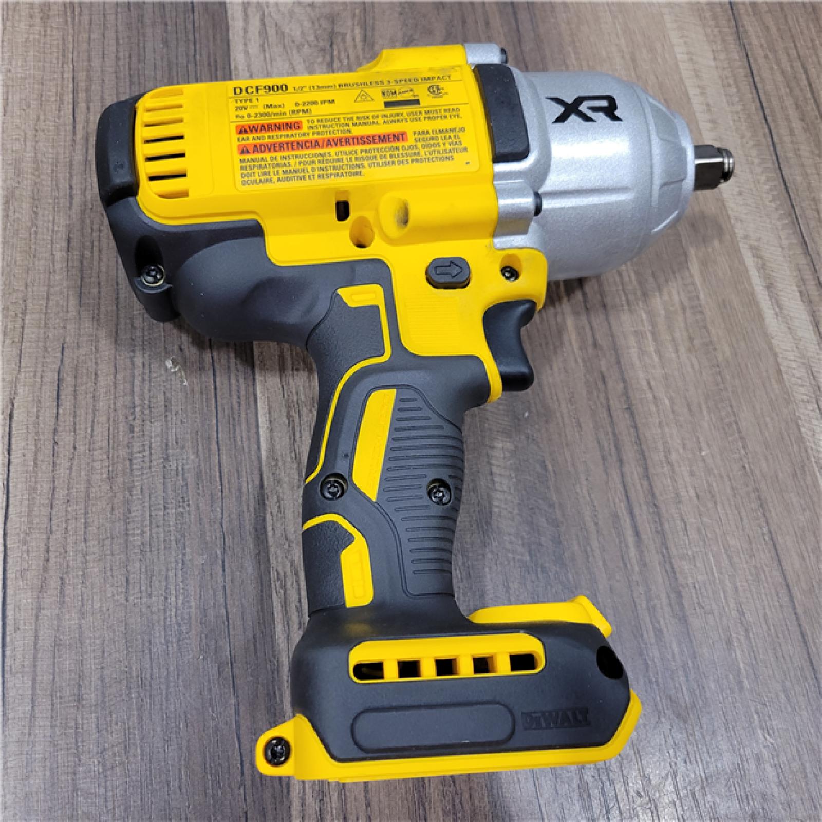 AS-IS Dewalt 20V MAX Lithium-Ion Cordless 1/2 in. Impact Wrench Kit