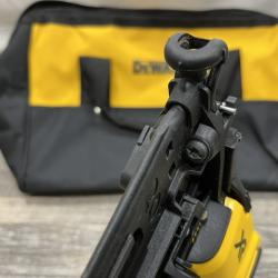 AS-IS DEWALT 20V MAX XR 16-Gauge Electric Cordless Angled Finishing Nailer Kit