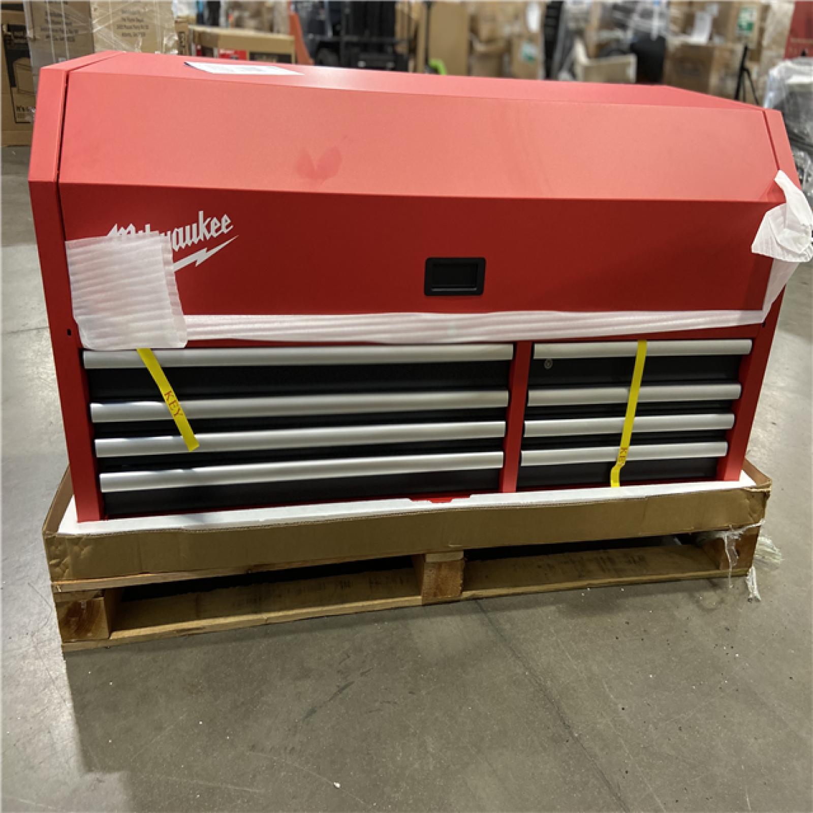DALLAS LOCATION - Milwaukee High Capacity 56 in. W x 22 in. D 8-Drawer Top Tool Chest