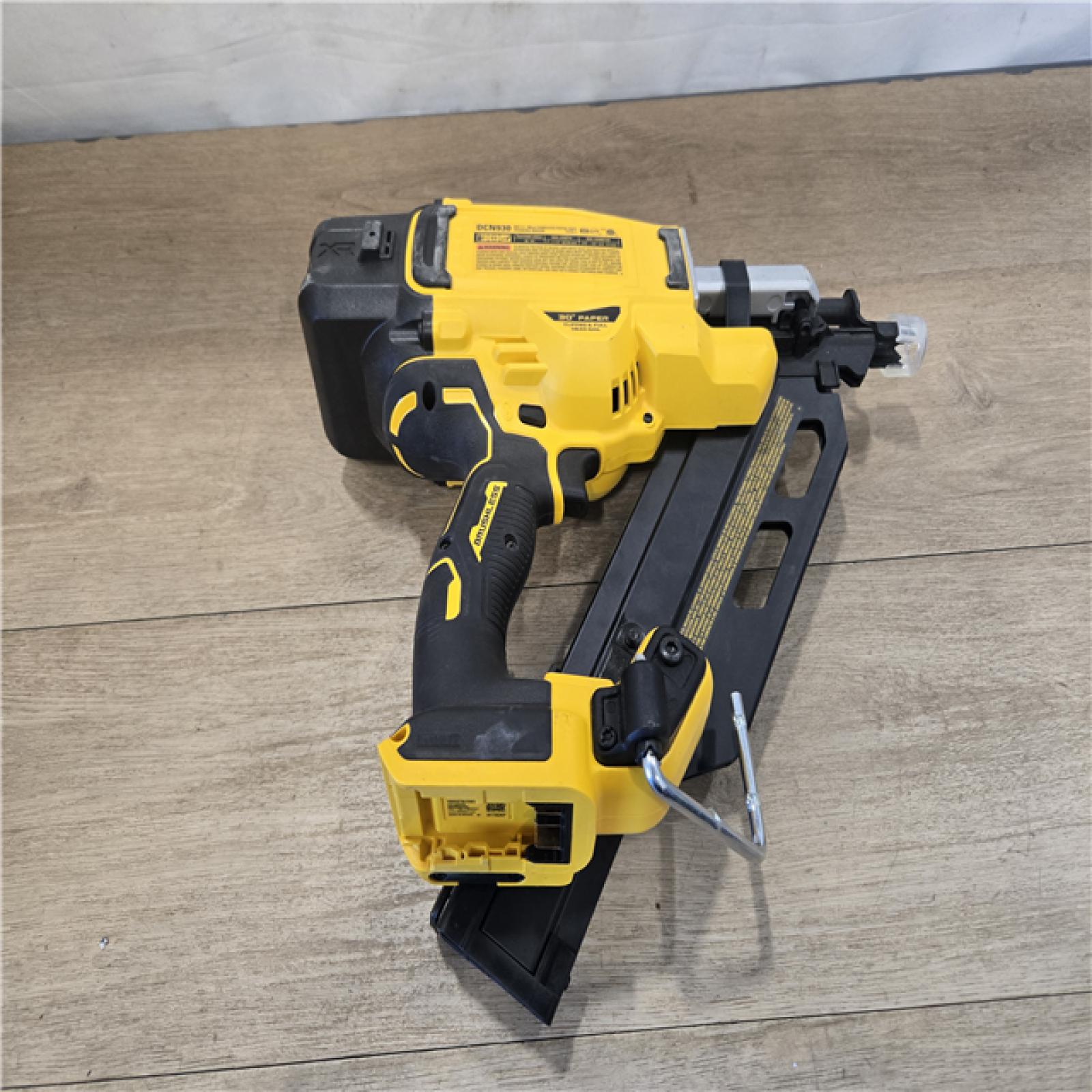 AS-IS DEWALT 20V 30 Degree Cordless Framing Nailer (Tool-Only)