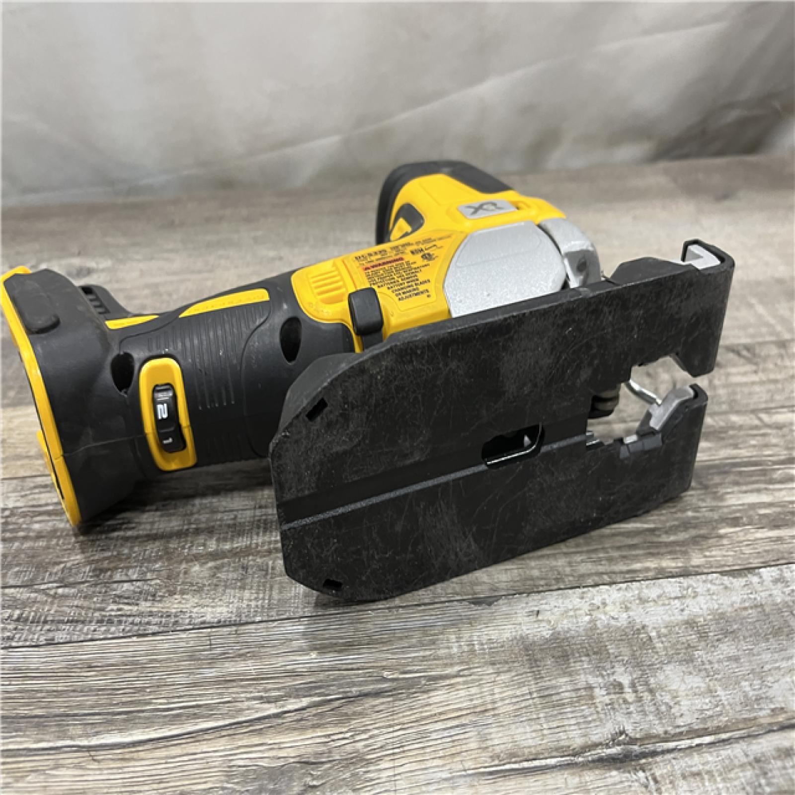 AS-IS DEWALT 20V MAX XR Cordless Barrel Grip Jigsaw (Tool Only)