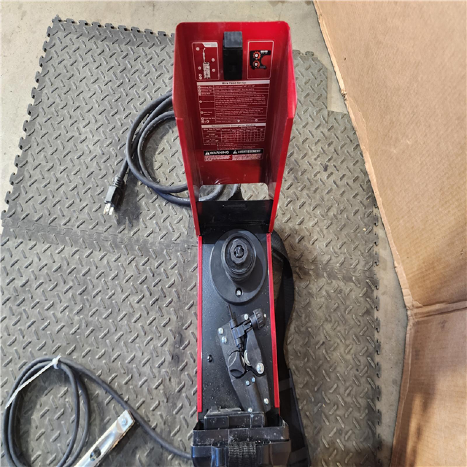 HOUSTON LOCATION - AS-IS Lincoln Electric WELD-PAK 90i MIG and Flux-Cored Wire Feeder Welder with Gas Regulator