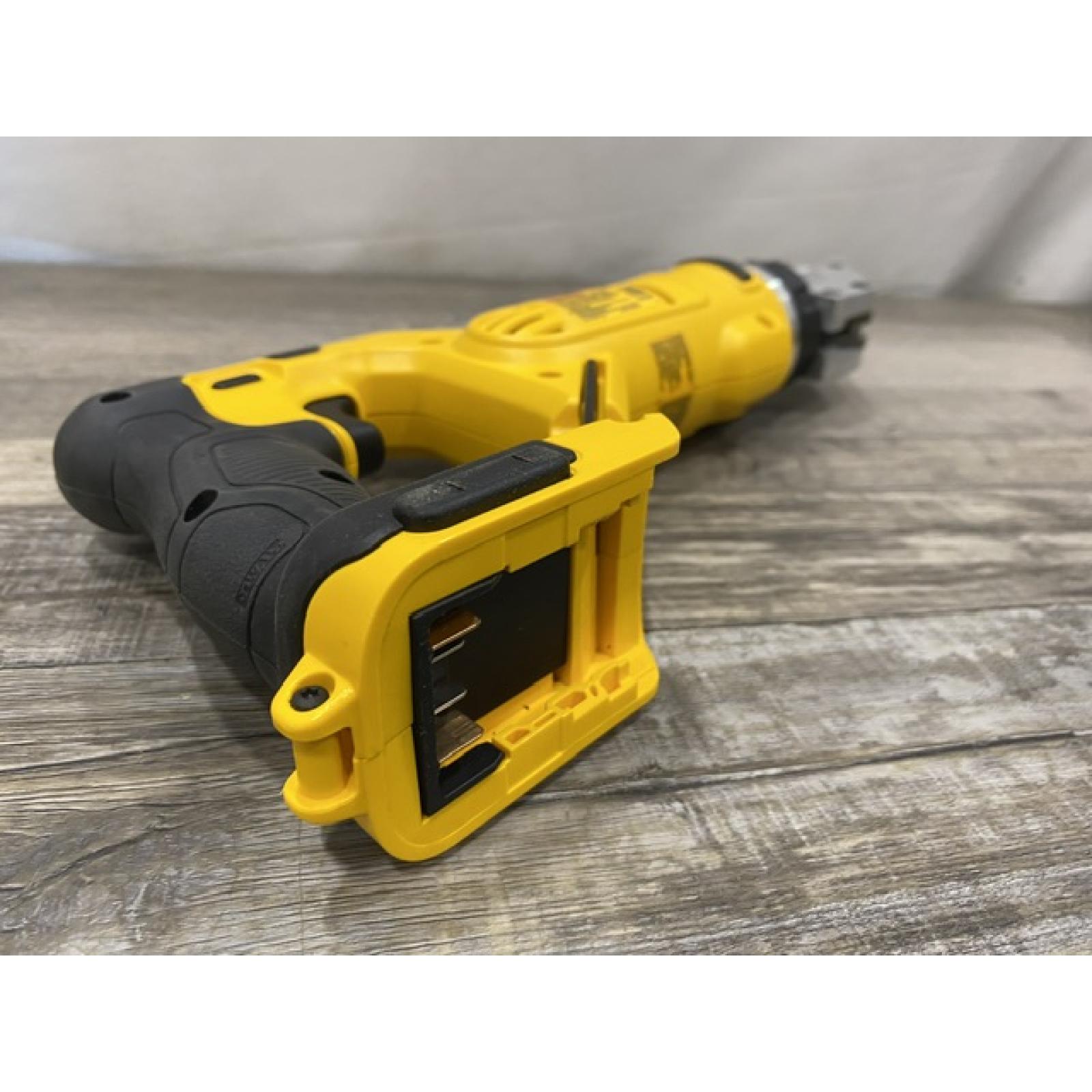 AS-IS DEWALT 20V MAX Cordless 18-Gauge Swivel Head Shears (Tool Only)