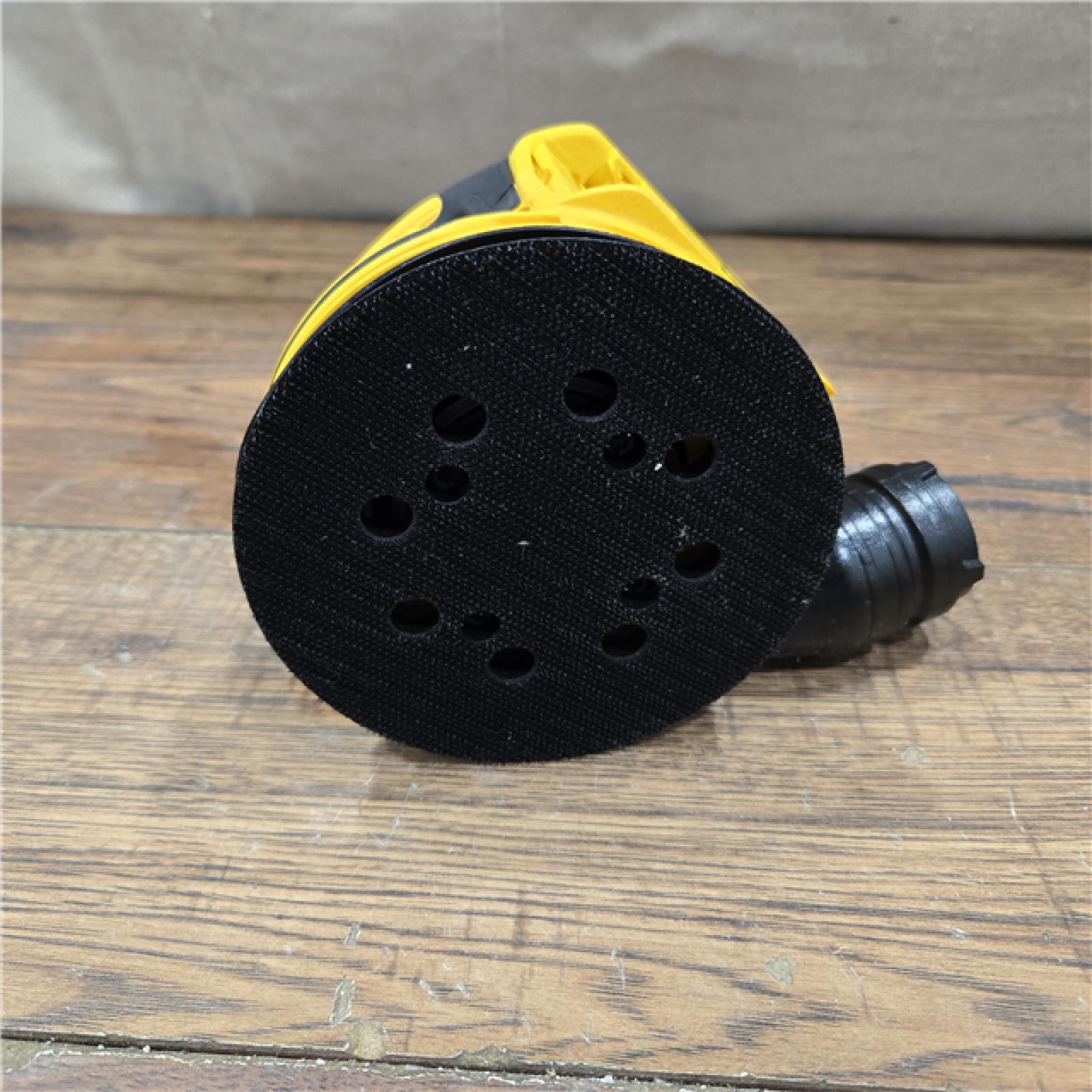 AS-IS DEWALT Cordless Brushless Random Orbital Sander KIT