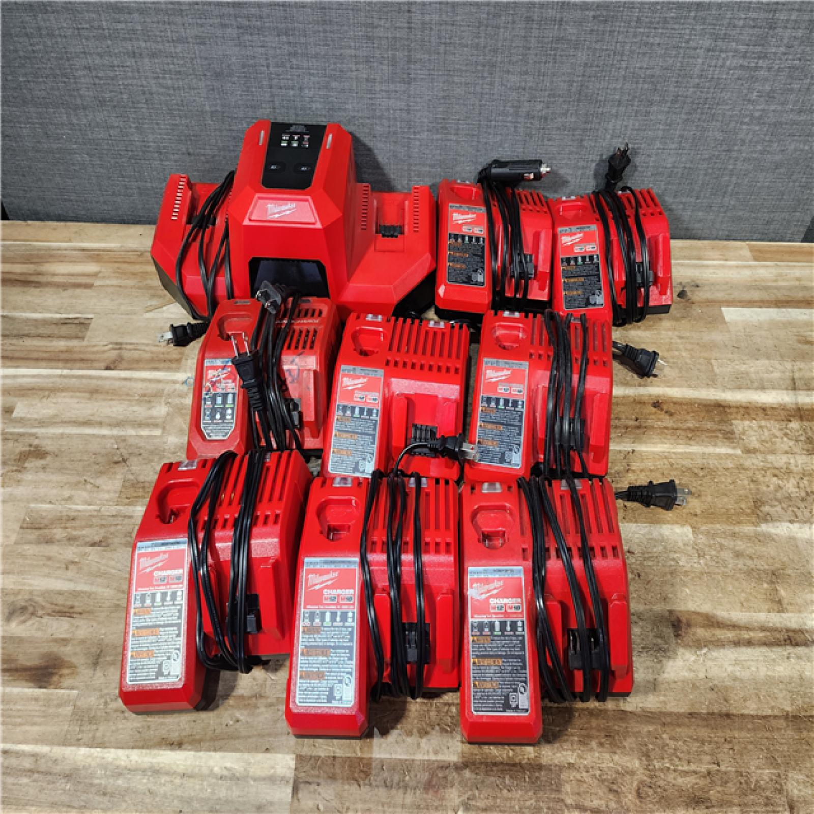 HOUSTON LOCATION - AS - IS MILWAUKEE BATTERY CHARGER PACK QTY - 9