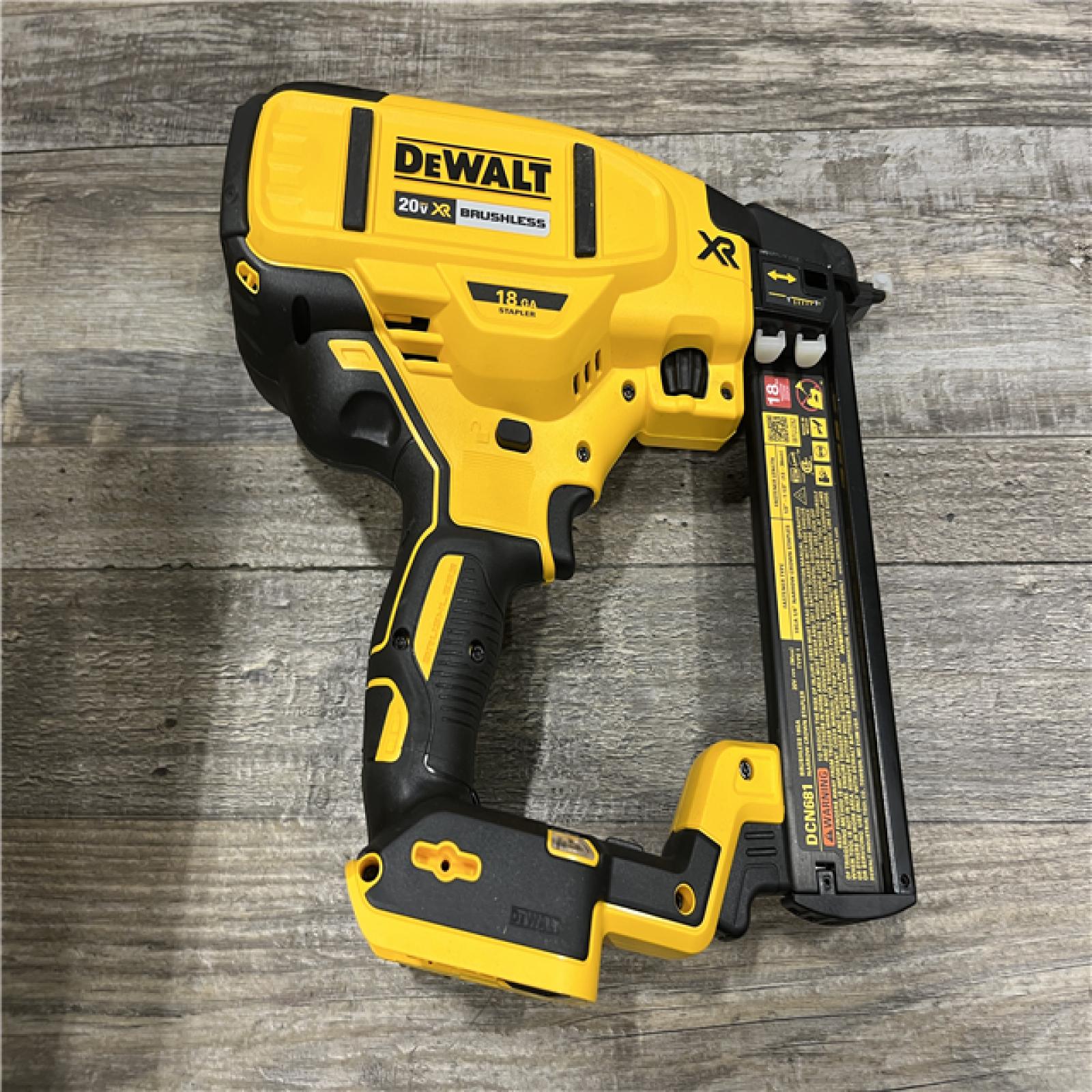 AS-IS DEWALT 20V MAX XR Lithium-Ion Cordless 18-Gauge Narrow Crown Stapler Kit