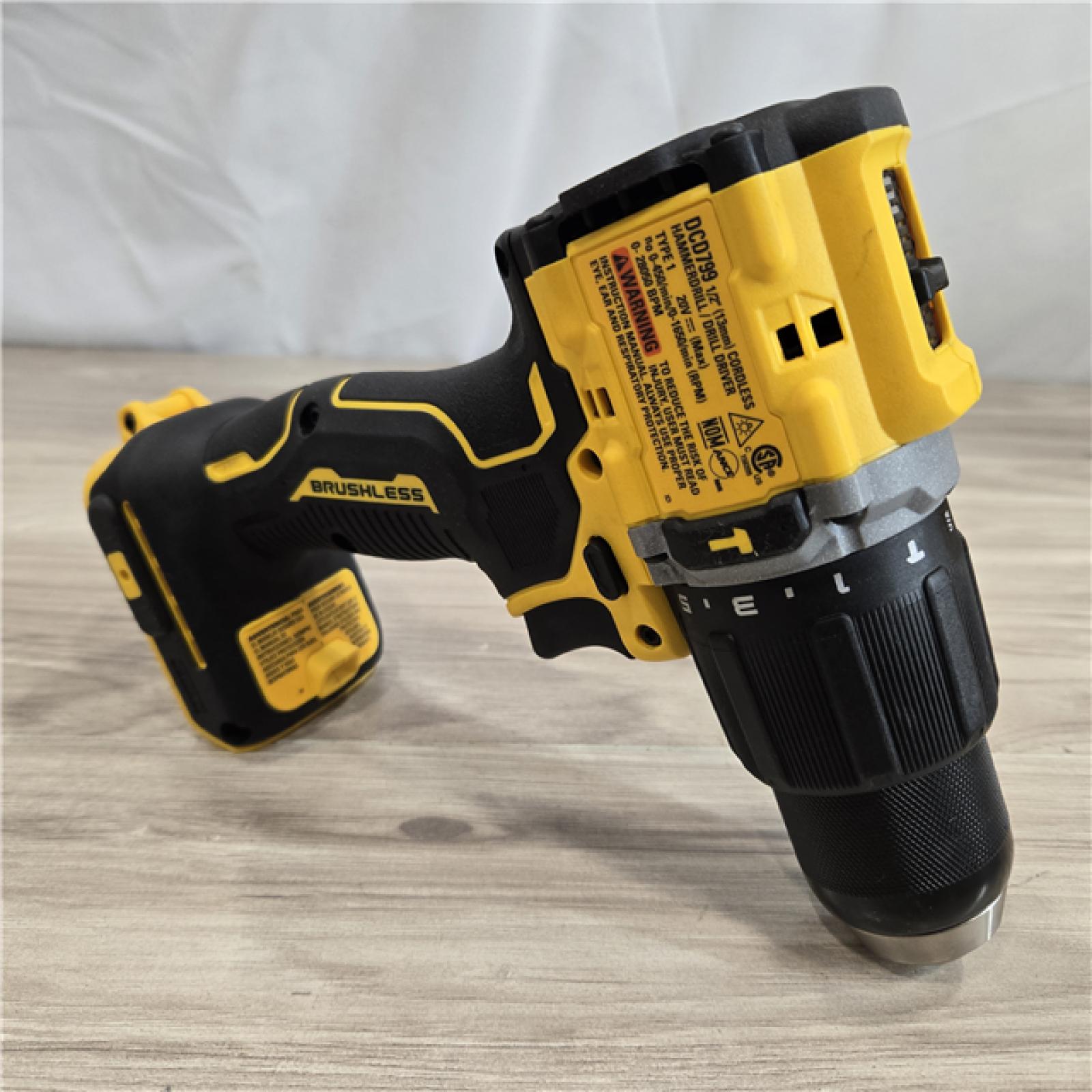 AS-IS Milwaukee M12 600 Mcm Cable Cutter Kit