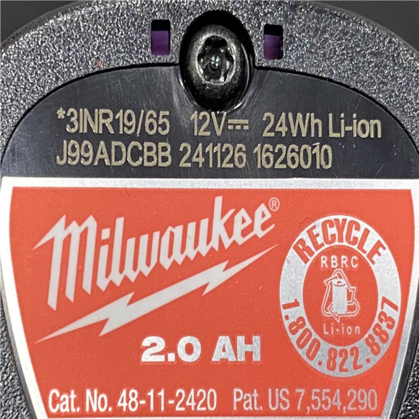 AS-IS Milwaukee Women's Medium 12-Volt Lithium-Ion Cordless Axis Black Heated Vest Kit