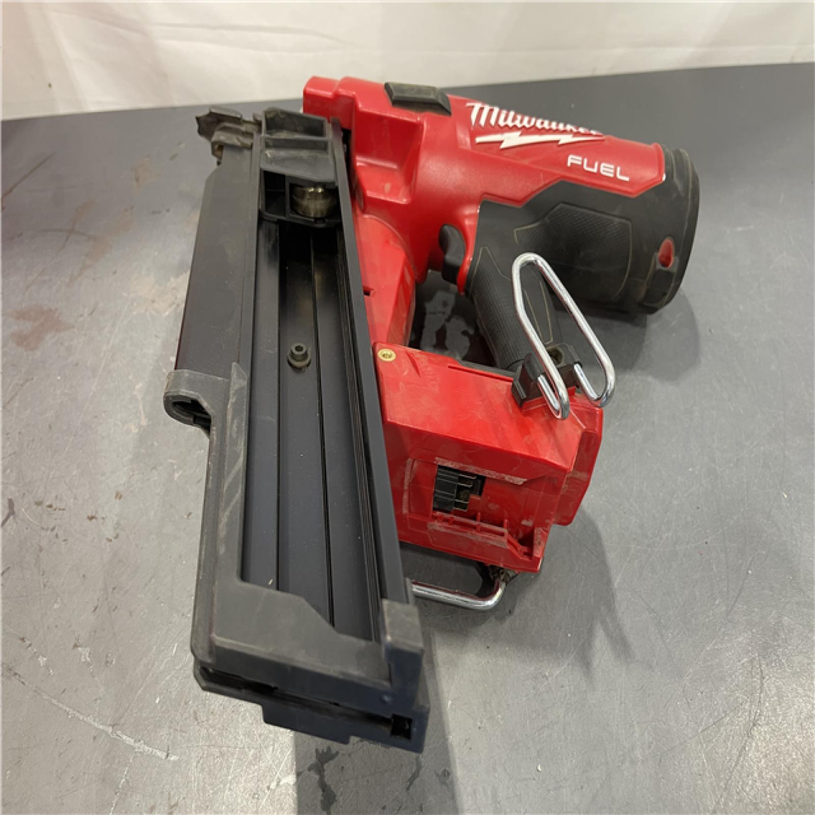 AS-IS - Milwaukee M18 FUEL 3-1/2 in. 18-Volt 21-Degree Lithium-Ion Brushless Cordless Framing Nailer