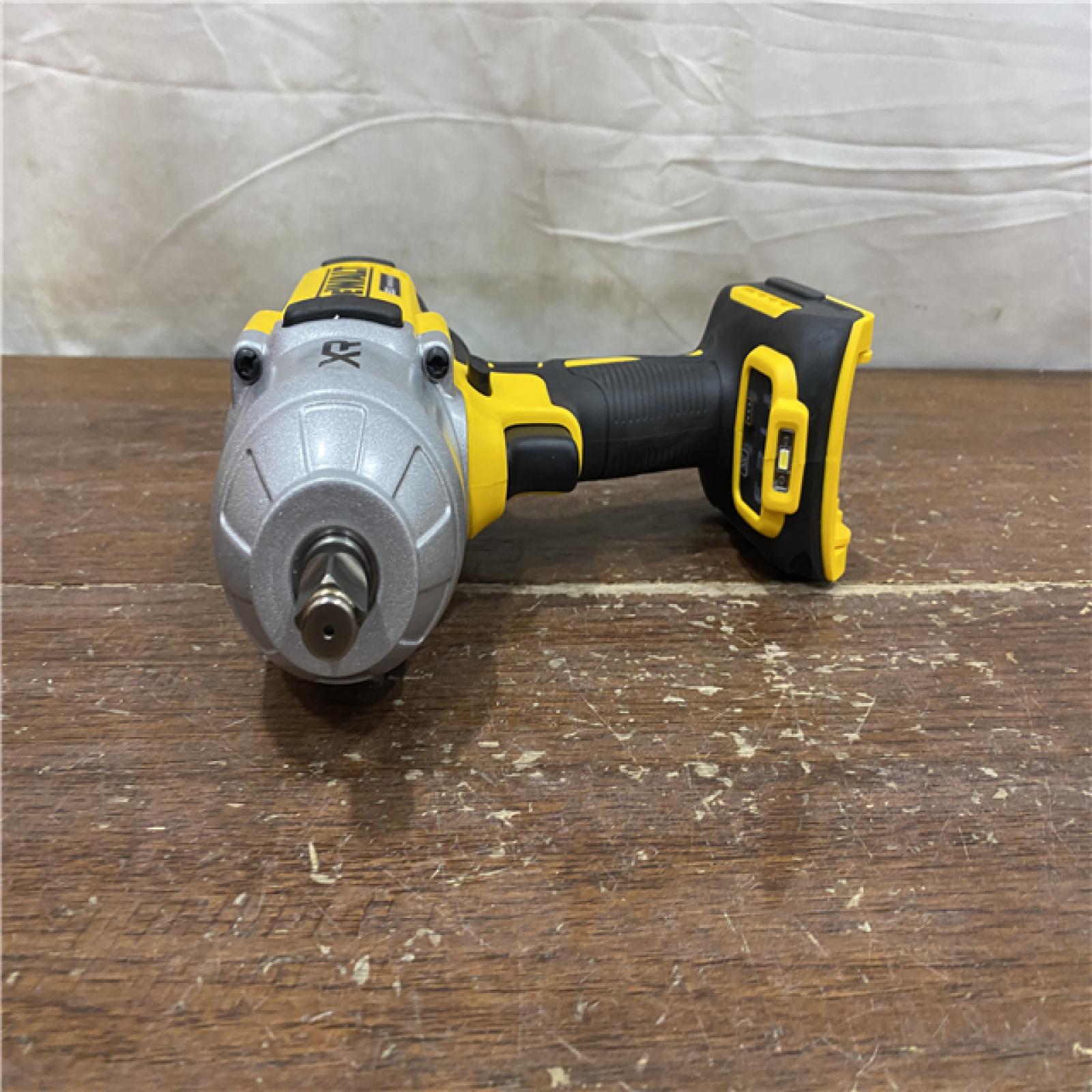 AS-IS Dewalt 20V MAX Lithium-Ion Cordless 1/2 in. Impact Wrench Kit