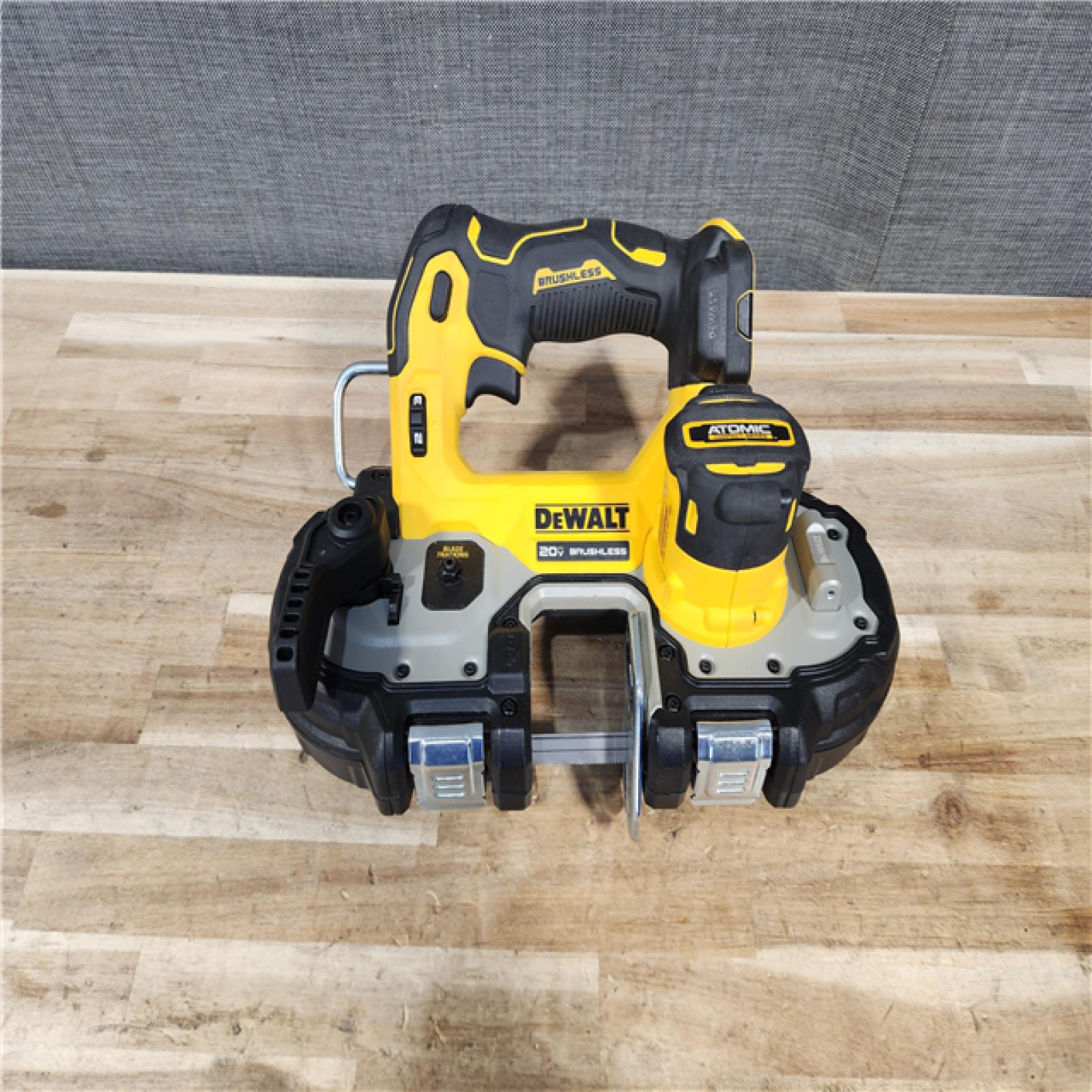 HOUSTON LOCATION - AS-IS DEWALT ATOMIC 20V MAX Cordless Brushless Compact 1-3/4 in. Bandsaw (Tool Only)