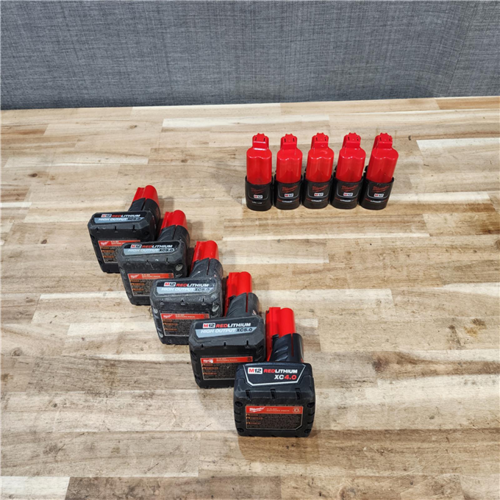 HOUSTON LOCATION - AS-IS MILWAUKEE BATTERY PACK QTY - 10