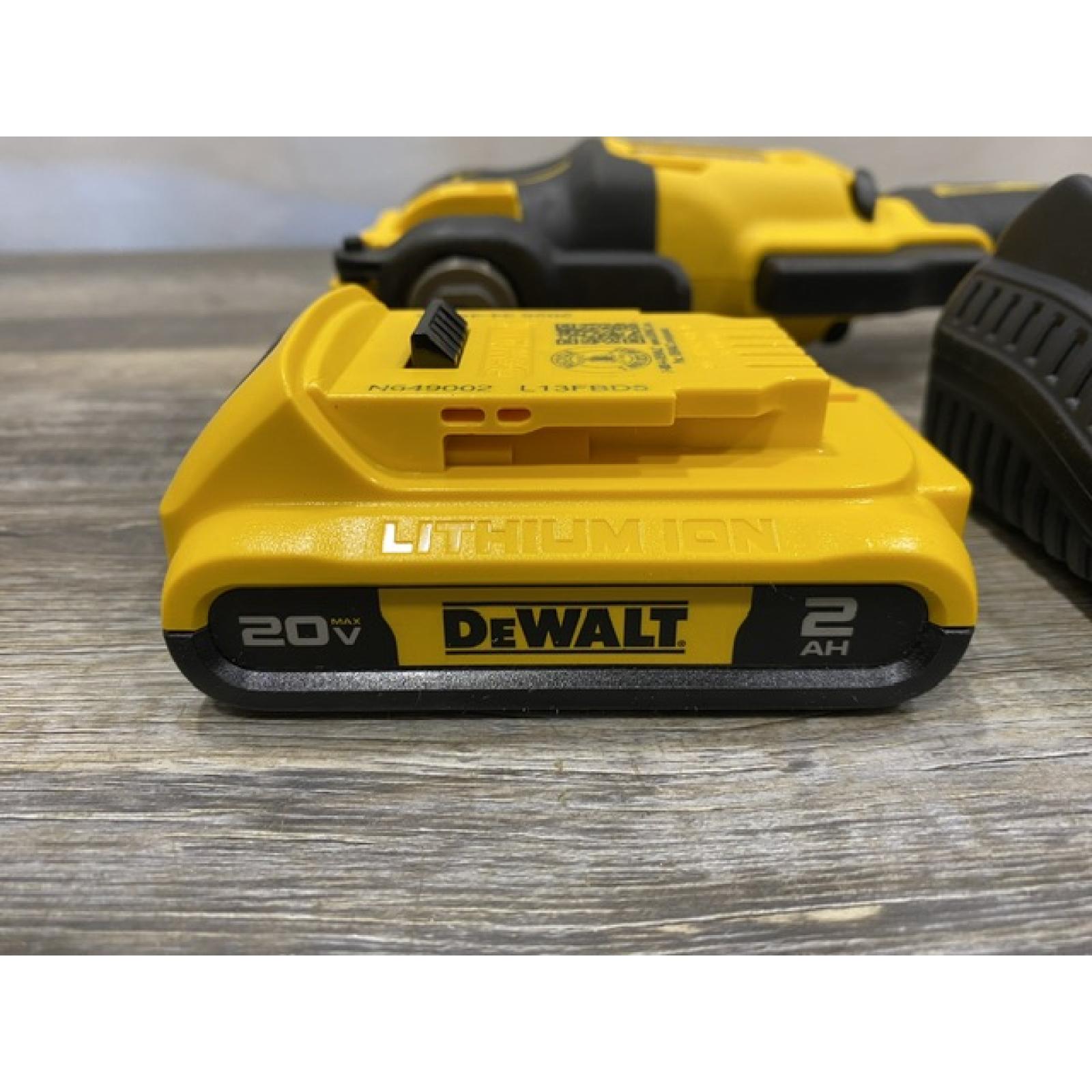 AS-IS DEWALT ATOMIC 20V MAX Cordless Brushless Oscillating Multi Tool Kit