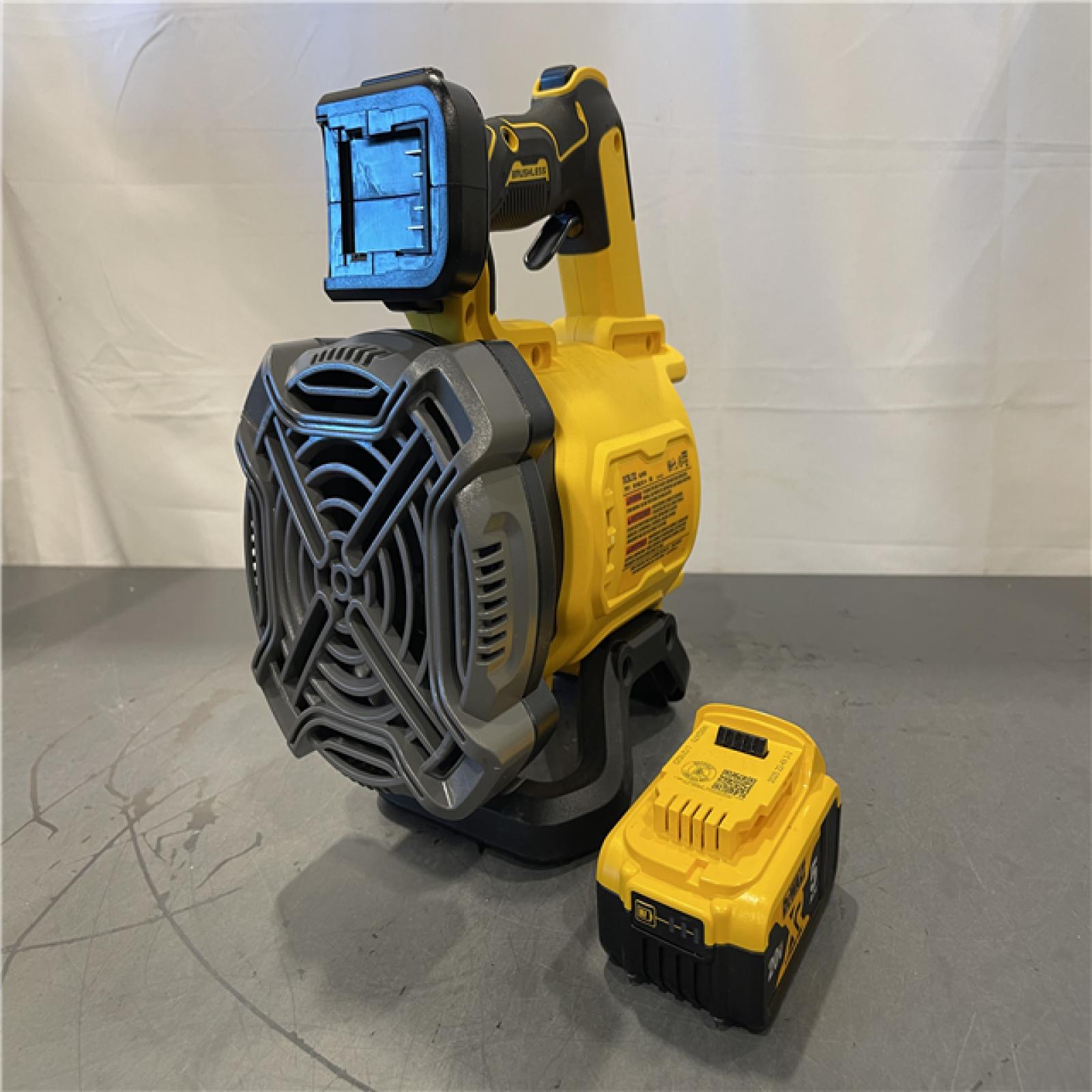 AS-IS - DeWalt 20V MAX 125 MPH 450 CFM Brushless Cordless Battery Powered Blower Kit