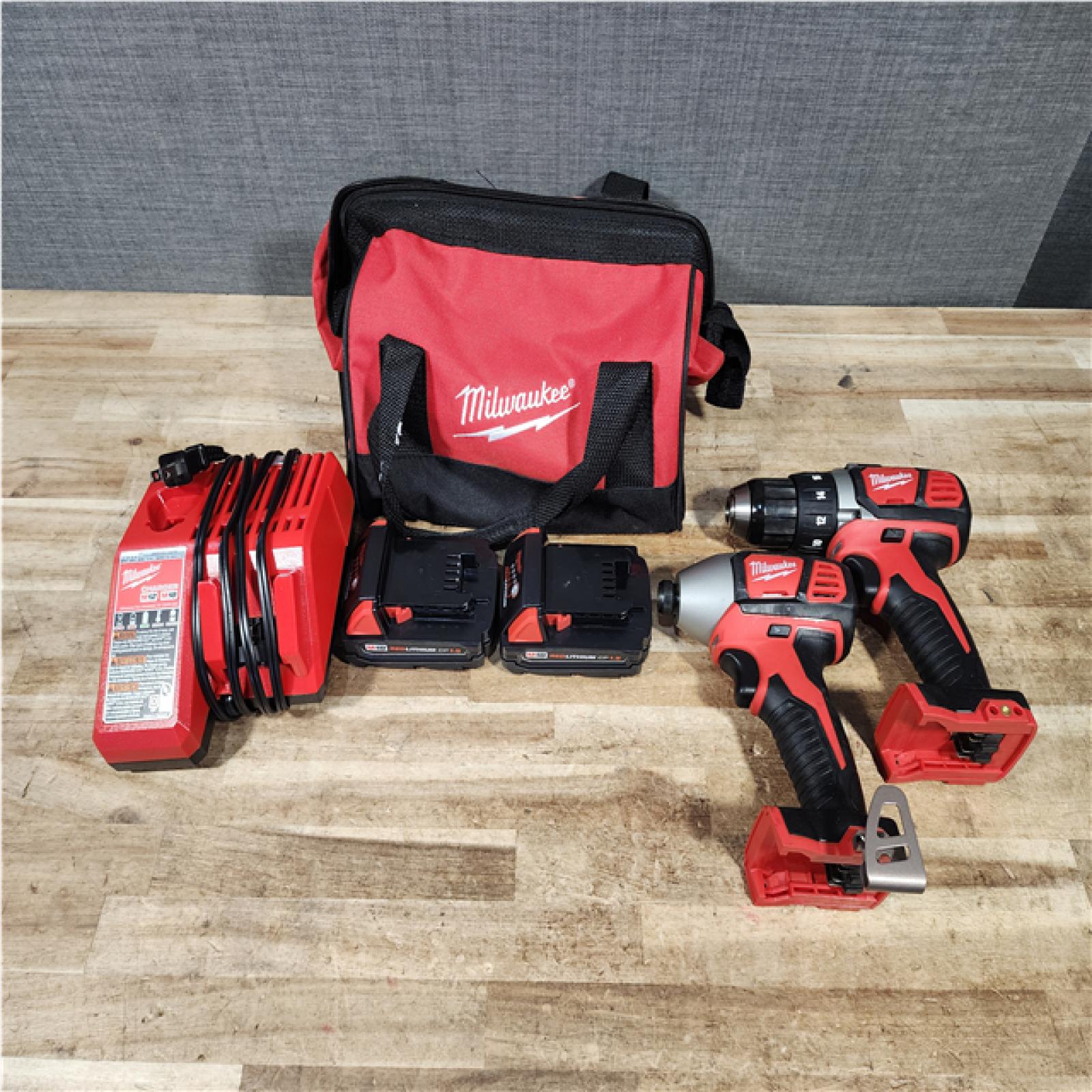 HOUSTON LOCATION - AS - IS Milwaukee 2 Tool Combo Kit W/ (2) Battery & Charger