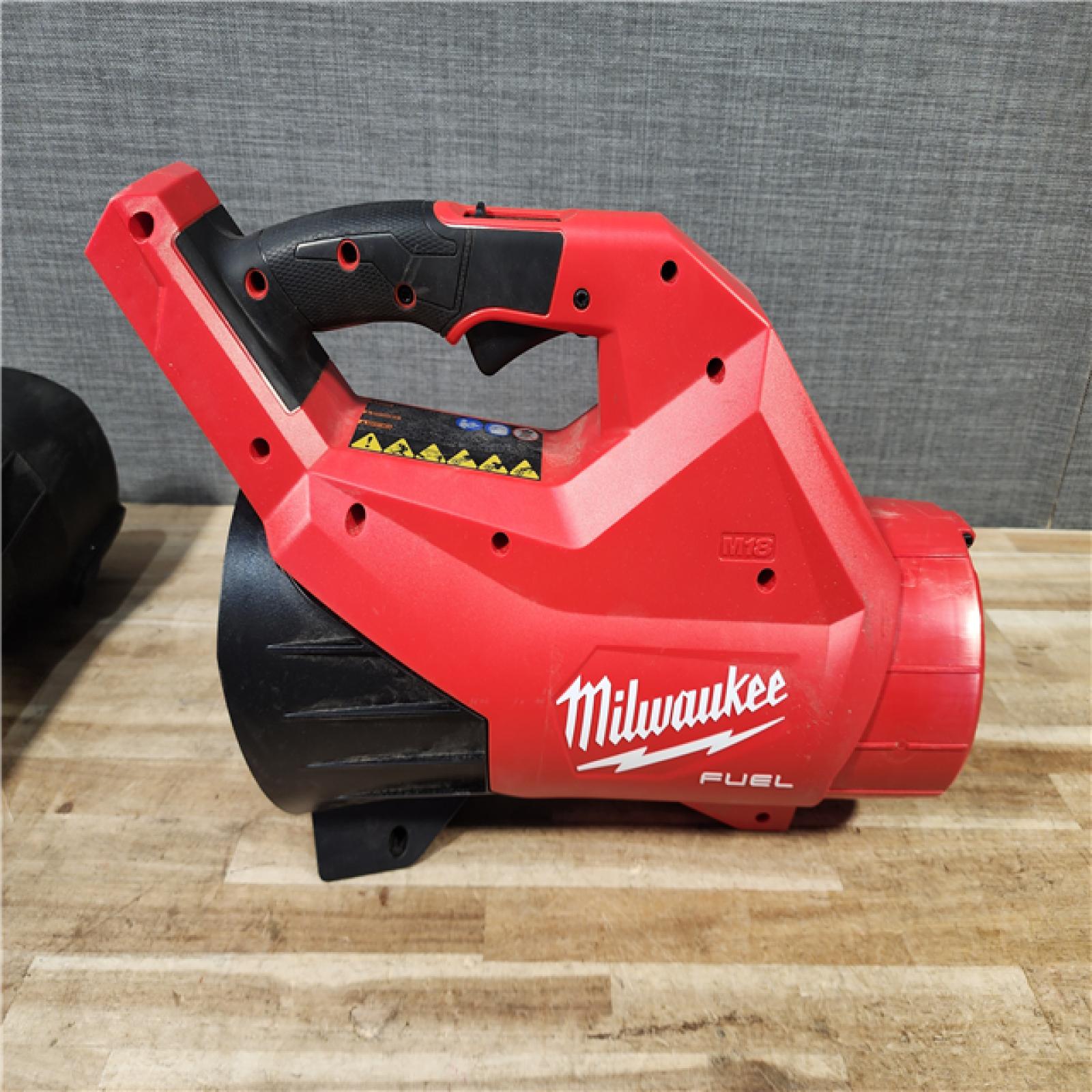 HOUSTON LOCATION - AS - IS Milwaukee FUEL 120 MPH 500 CFM 18V Lithium-Ion Brushless Cordless Handheld Blower (Tool-Only)