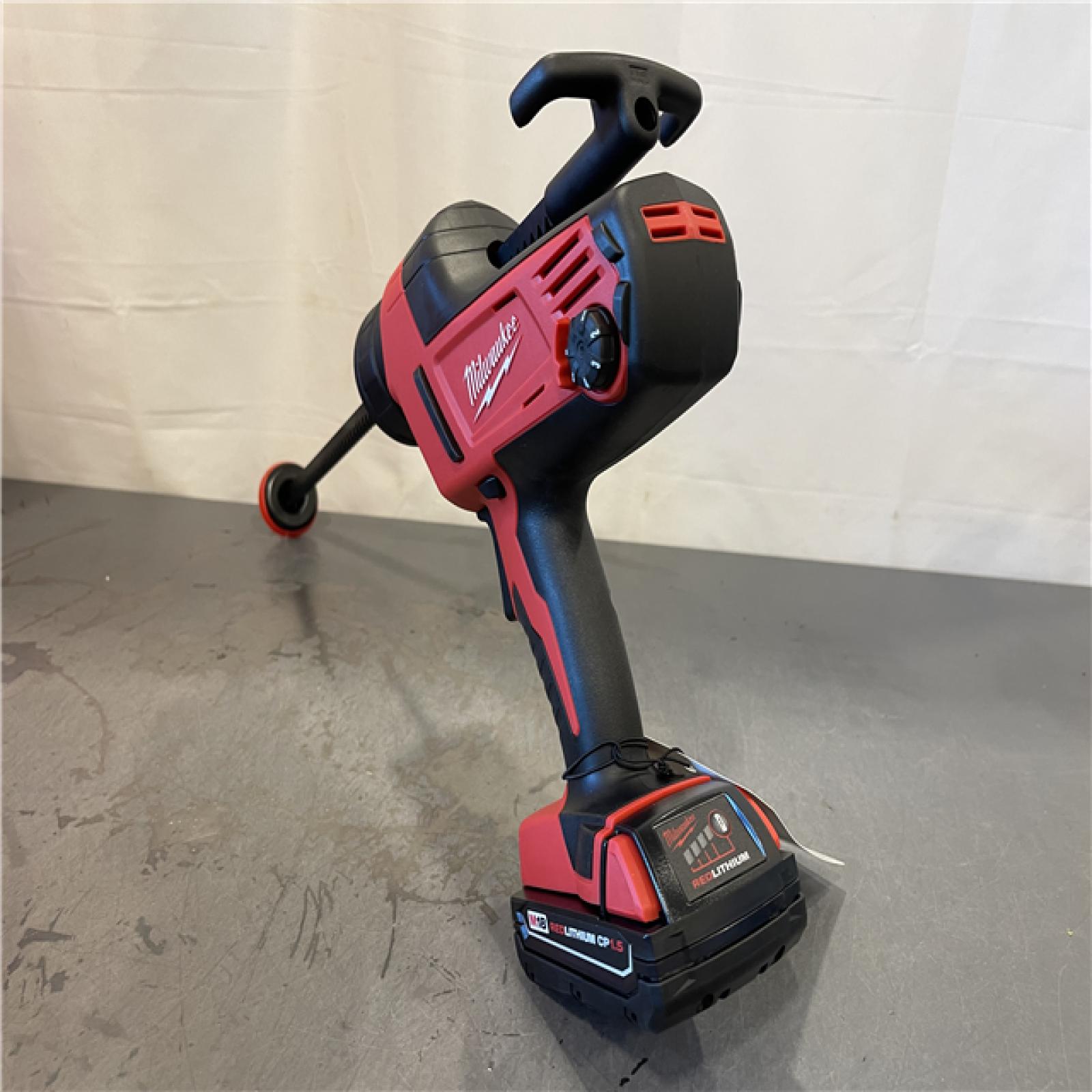 AS-IS - Milwaukee M18 18V Lithium-Ion Cordless 20 Oz. Caulk and Adhesive Gun Kit