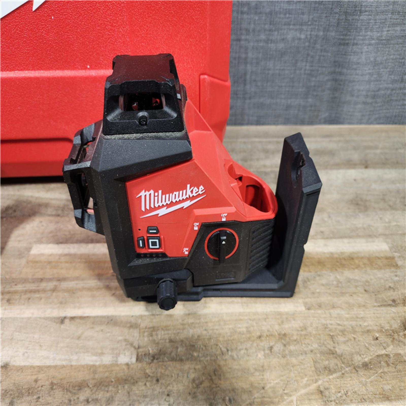 HOUSTON LOCATION - AS-IS Milwaukee 12-Volt Lithium-Ion Cordless Green 250 ft. 3-Plane Laser Level Kit
