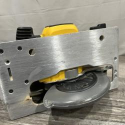 AS-IS DEWALT 20-Volt MAX 7-1/4 in. Cordless Circular Saw (Tool Only)